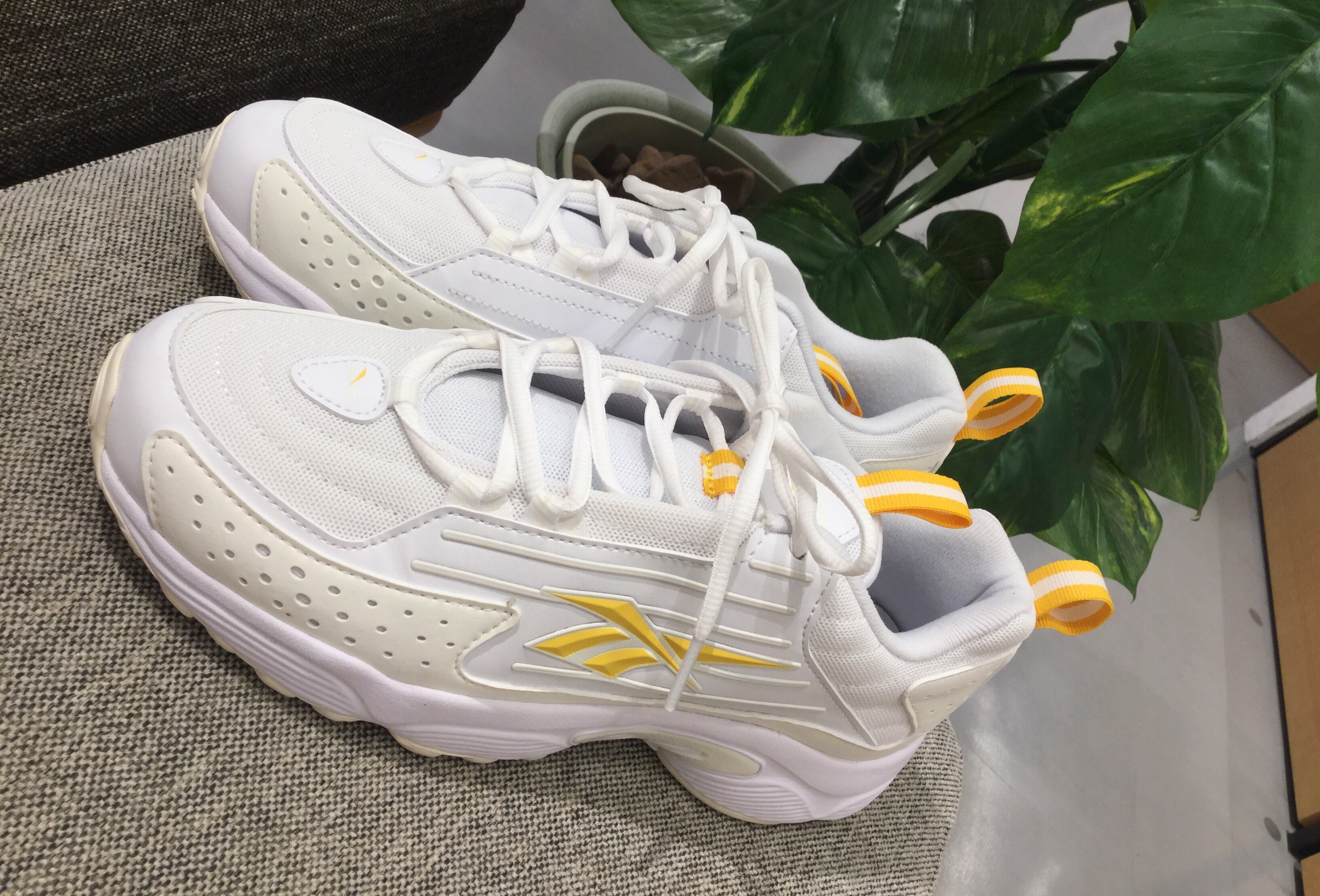 *REEBOK* NEW