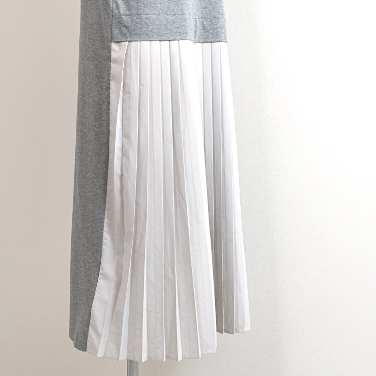 再入荷♡バックプリーツノースリーブワンピース♡