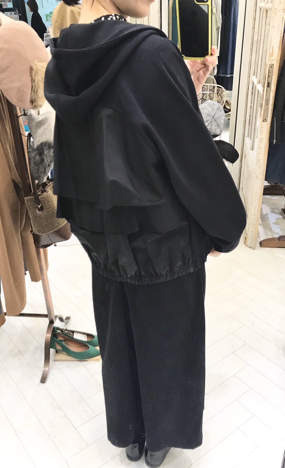 バックプリーツジャケット