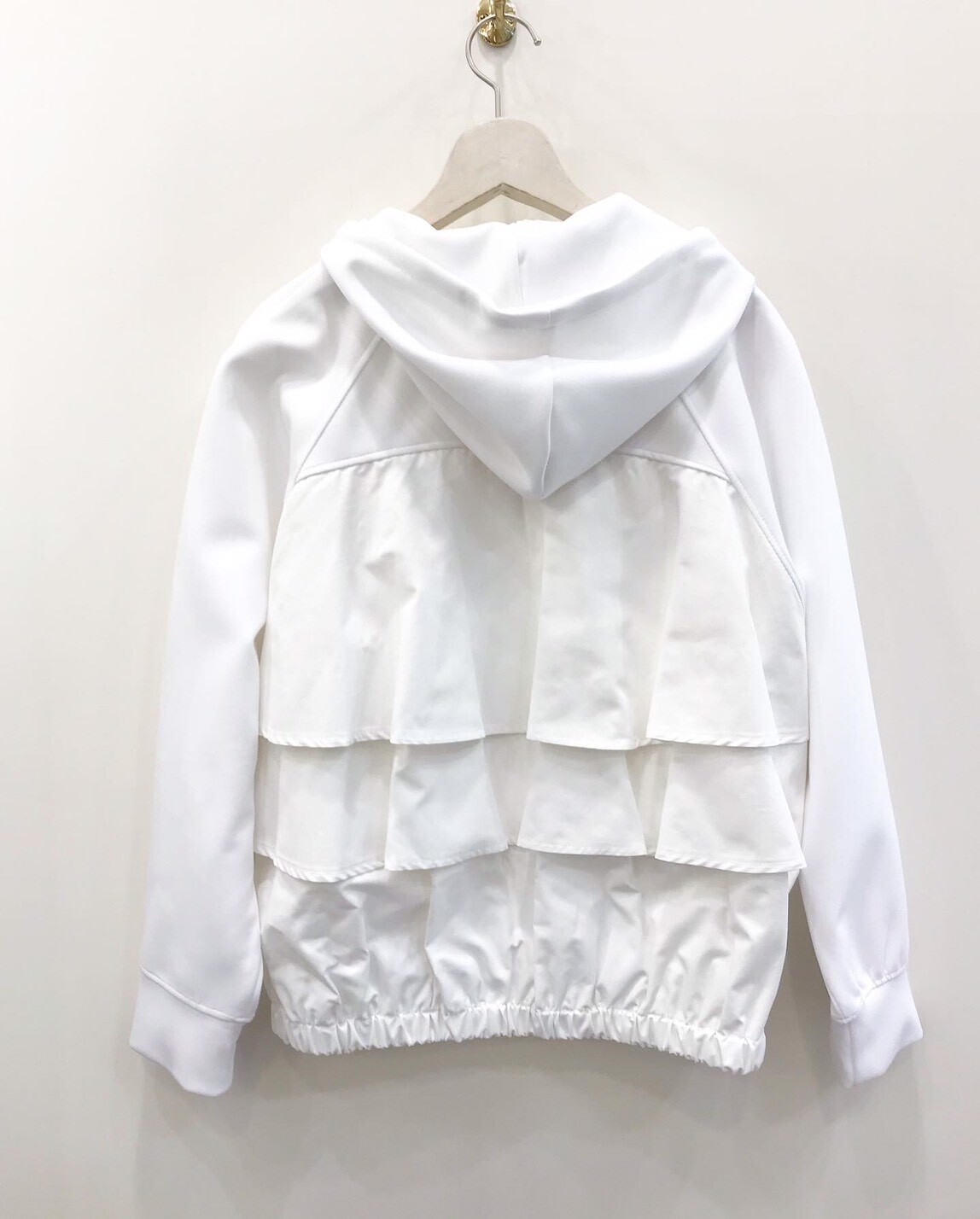 バックプリーツジャケット