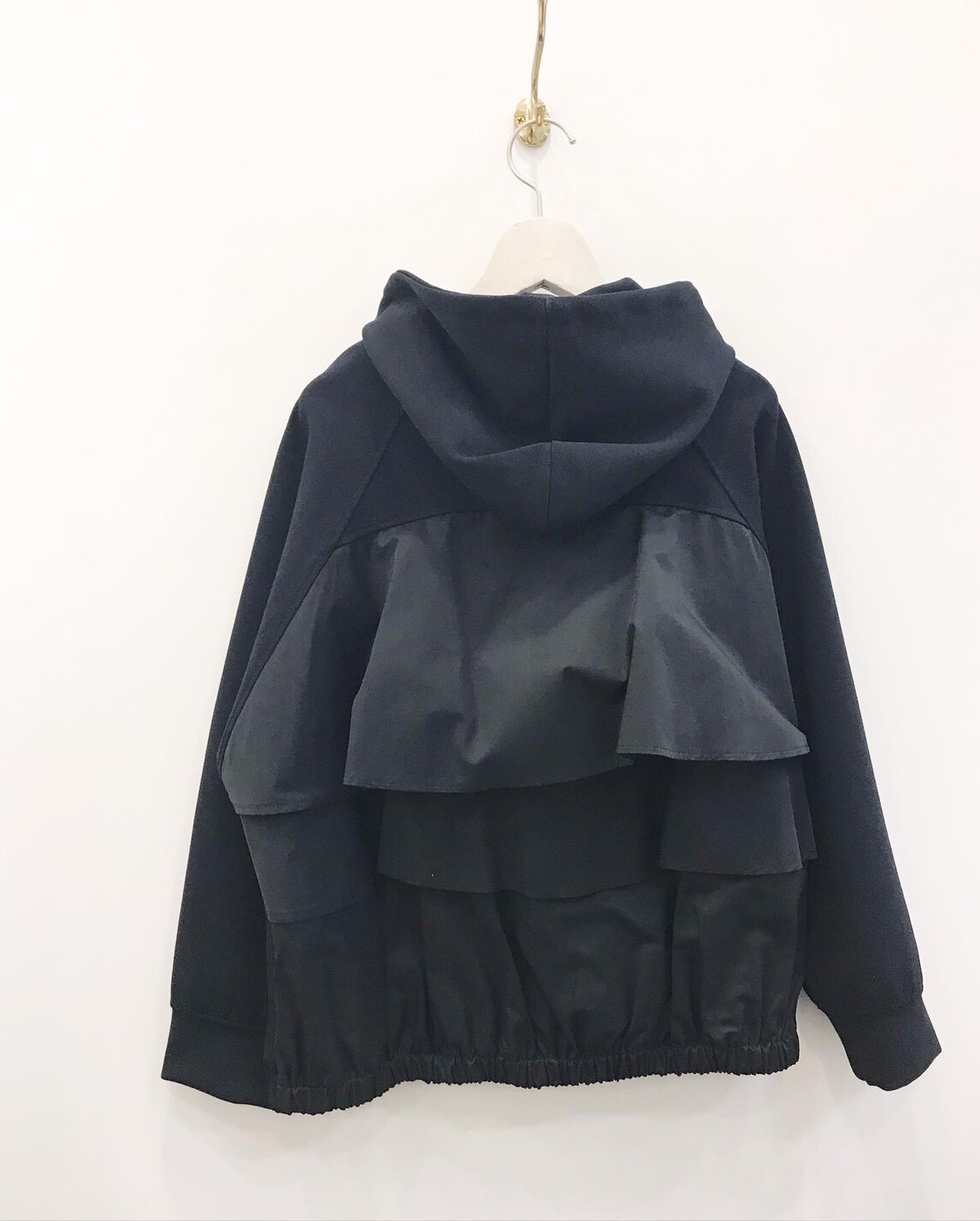バックプリーツジャケット