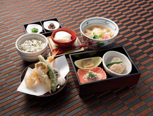 京おばんざい・うどん つるはん