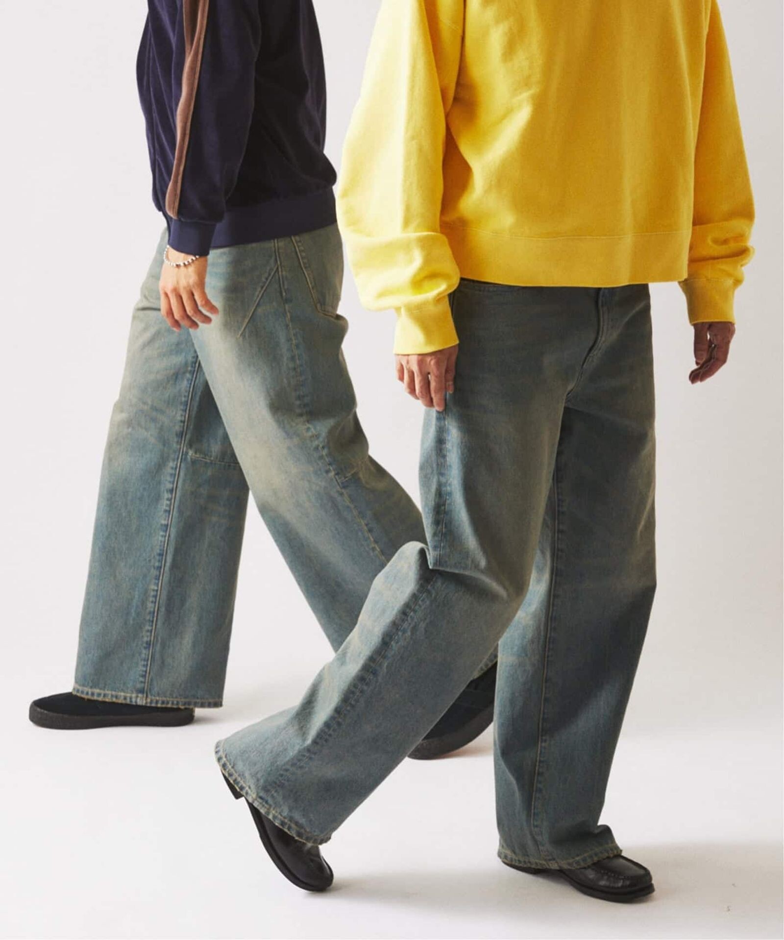 スモーキーデニムが生む、品のあるゆらぎ。｜RELUME