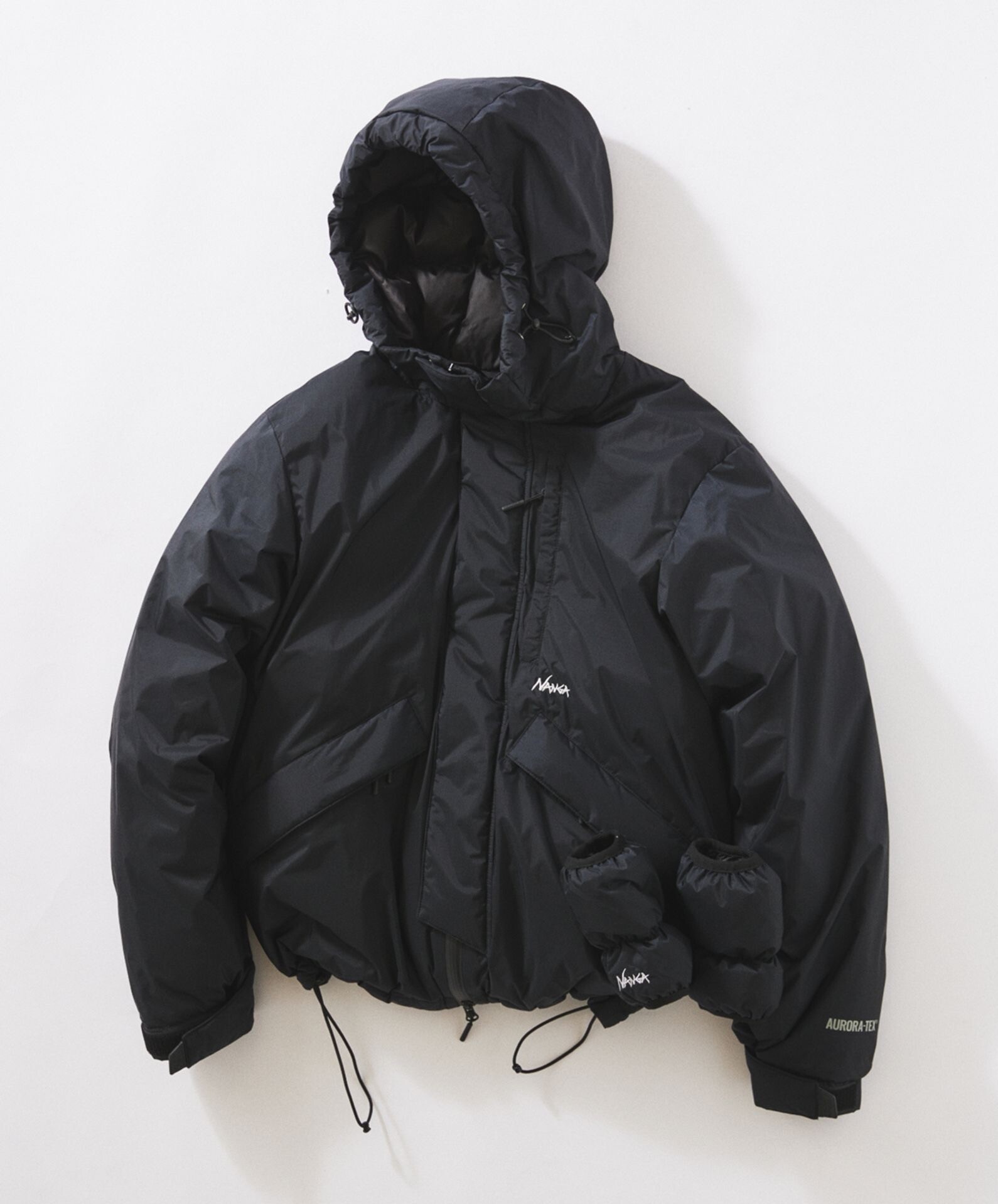 別注ナンガ|冷たい風を、味方に。─AURORA-TEX(R)がくれる“外で過ごす自由”。|RELUME