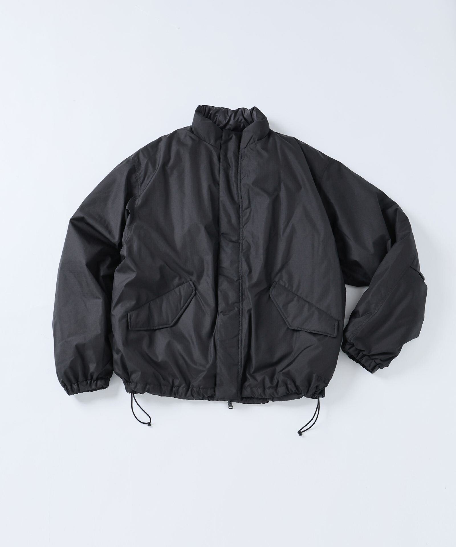 別注タイオン|大人の日常にフィットする、実用と洒落のダウン|RELUME