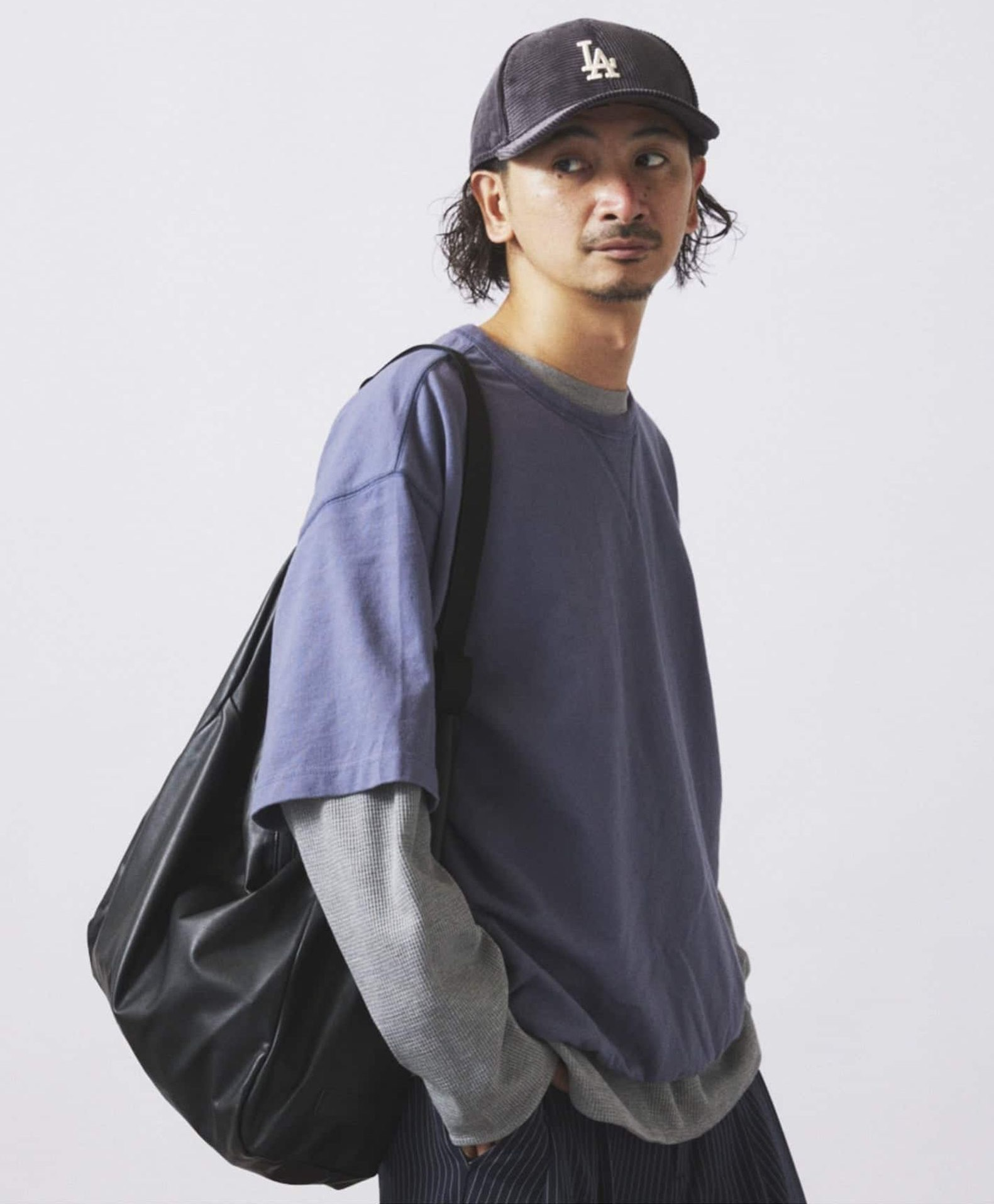 残暑は続く。でも気分はもう秋。Tシャツの次に選ぶ服|RELUME