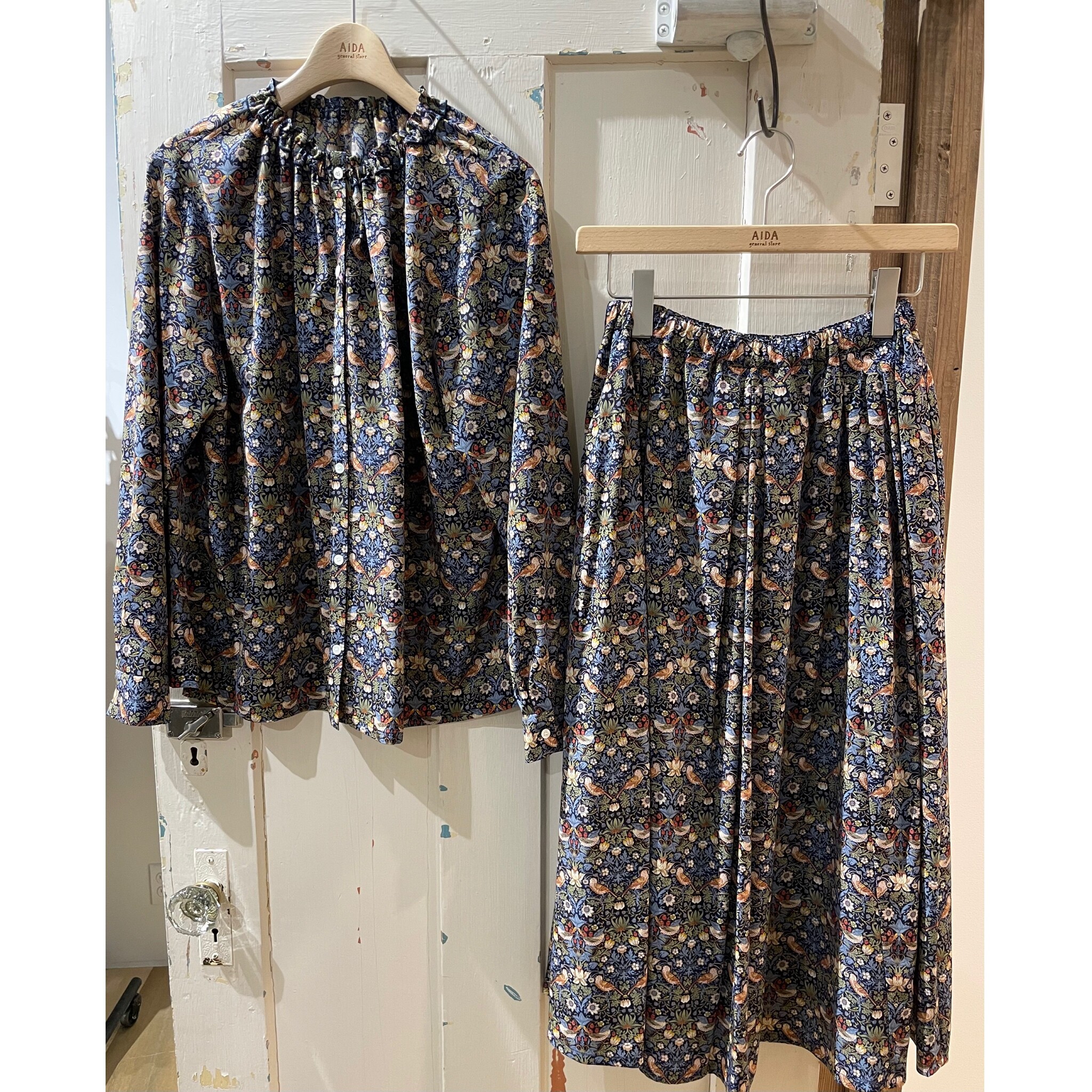 人気のリバティ柄シリーズ入荷です ◎