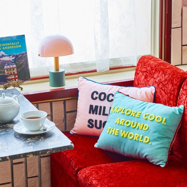 人気Instagramコミュニティ「Accidentally Wes Anderson」と初コラボレーション!