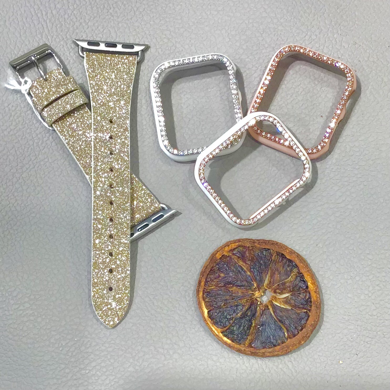 【Apple Watch Accessory】お持ちのアップルウォッチ、ドレスアップ★