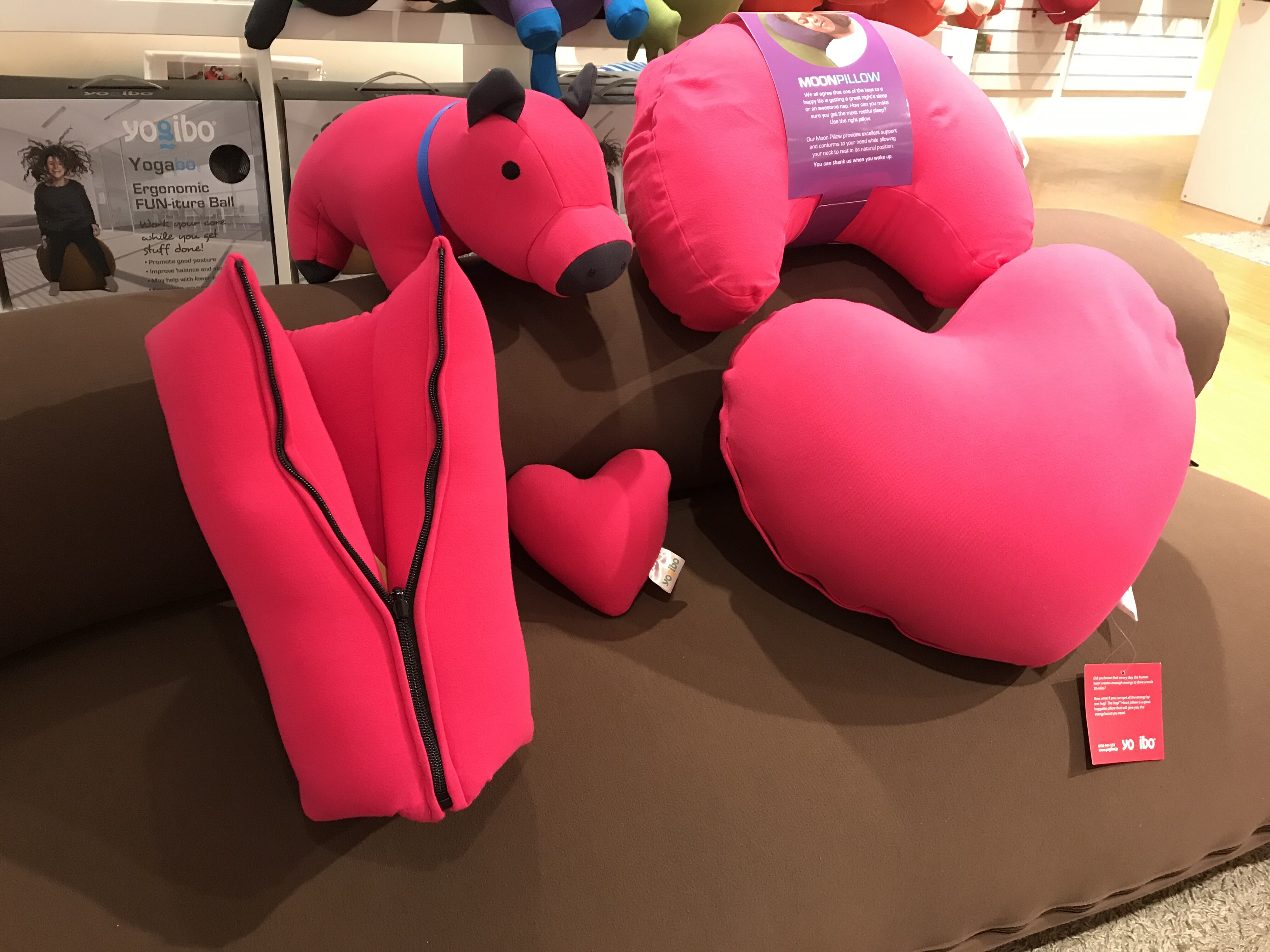 人気の雑貨がズラリ！ Yogibo Heart Pillow ヨギボー ハートピロー asakusa.sub.jp