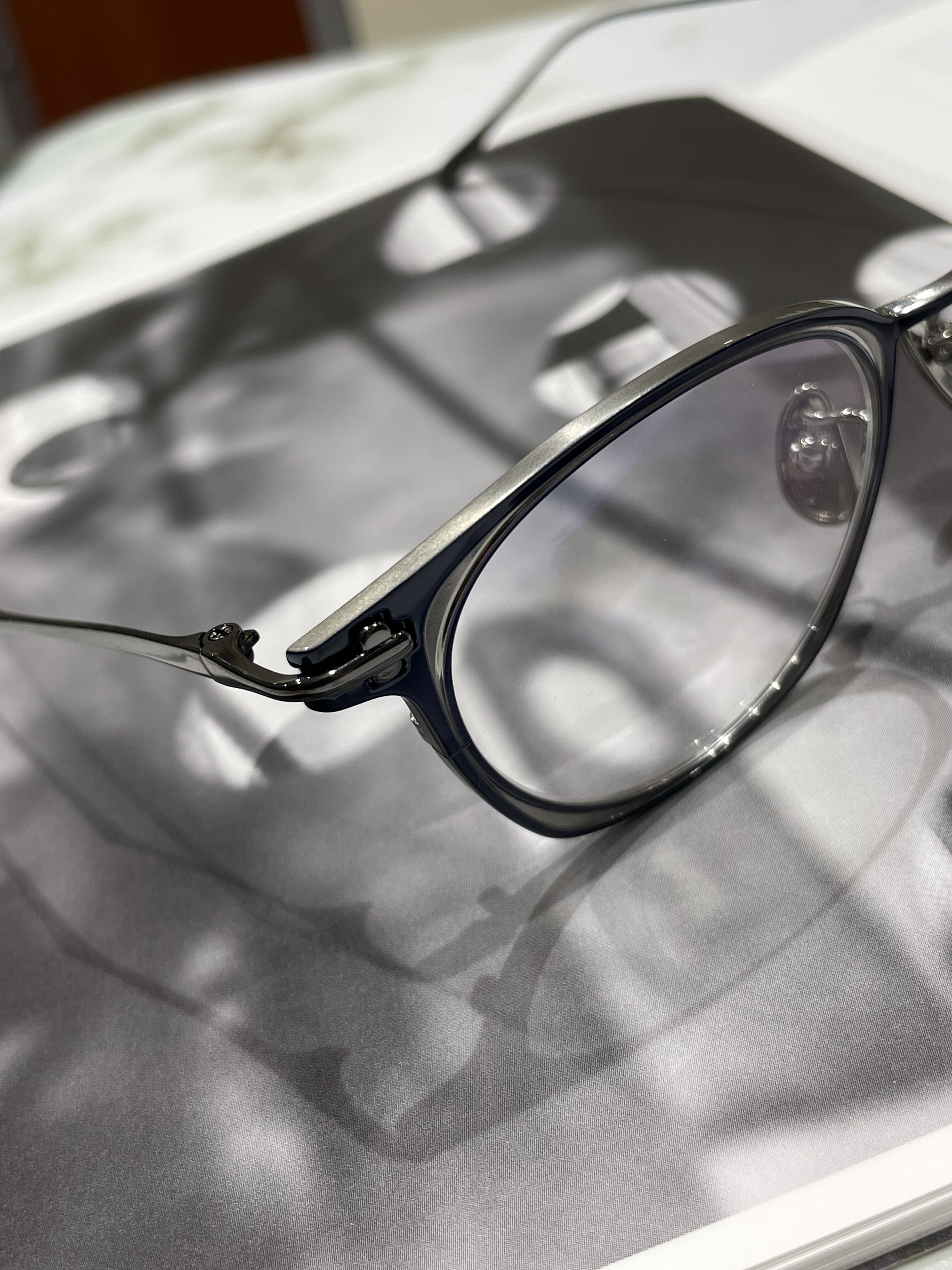 【TAYLOR WITH RESPECT】人気のメタルフレームが再入荷!