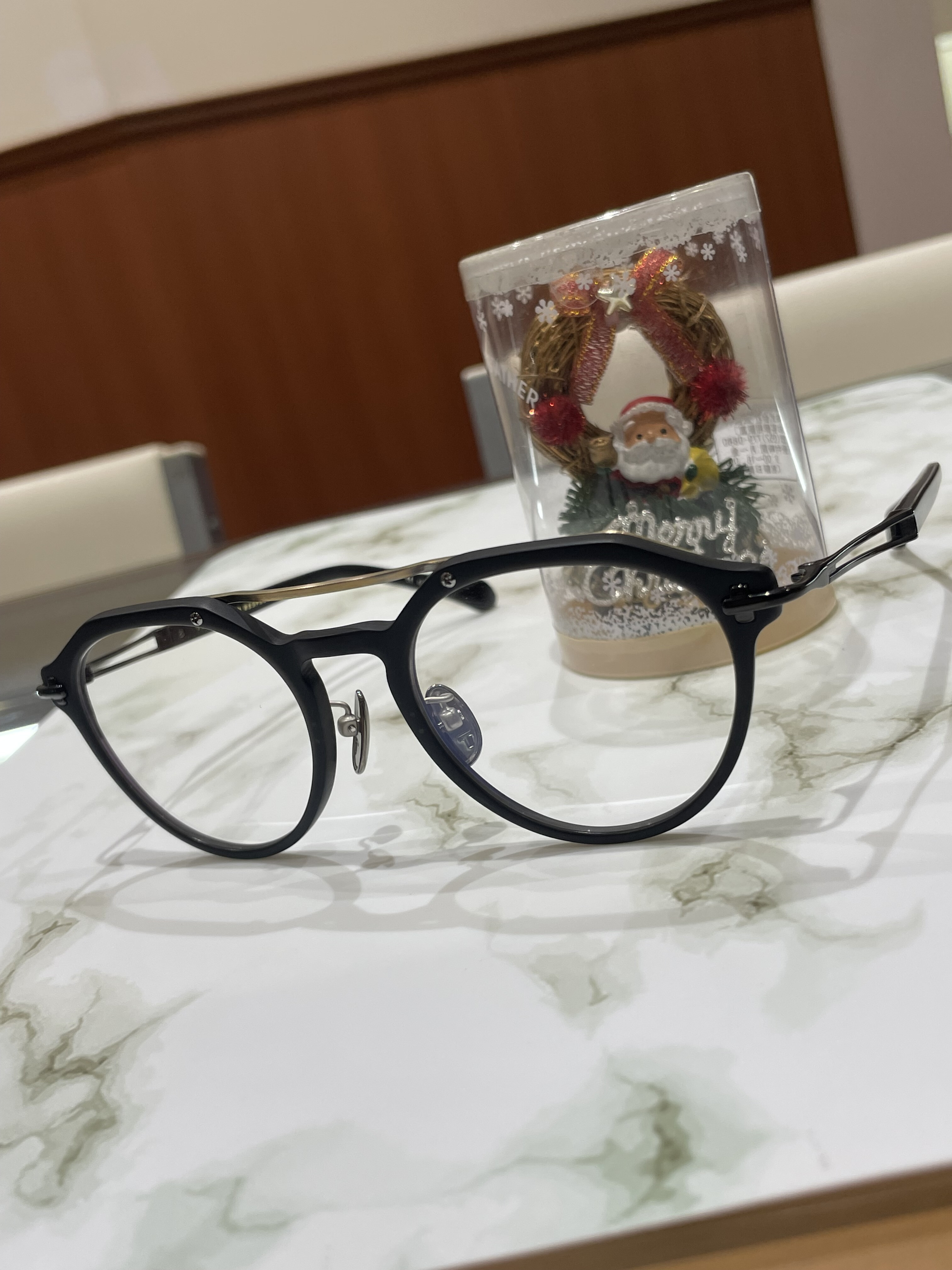 【TAYLOR WITH RESPECT】拘りの詰まったツーブリッジフレーム!