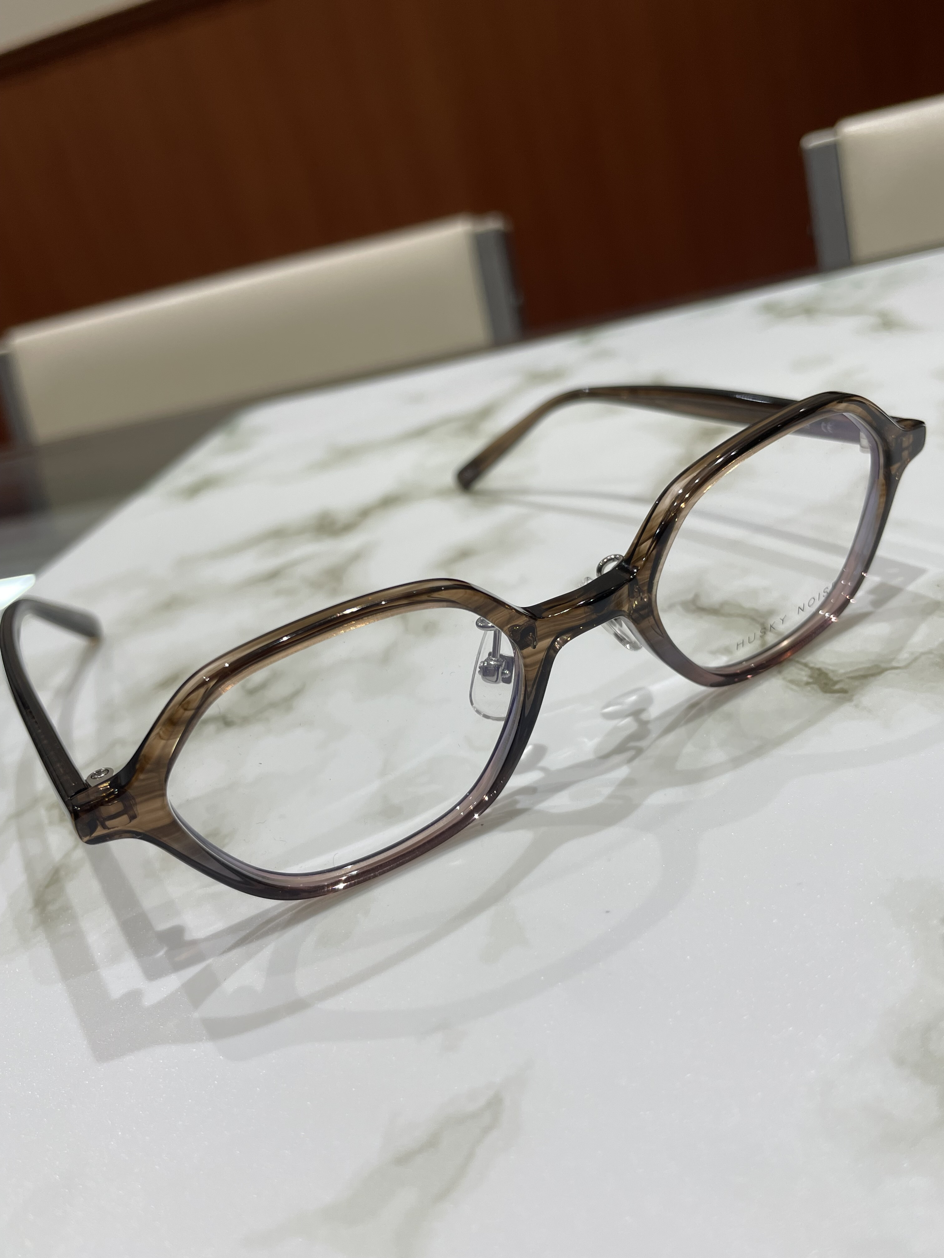 【HUSKY NOISE】多角形シェイプのセルフレーム！