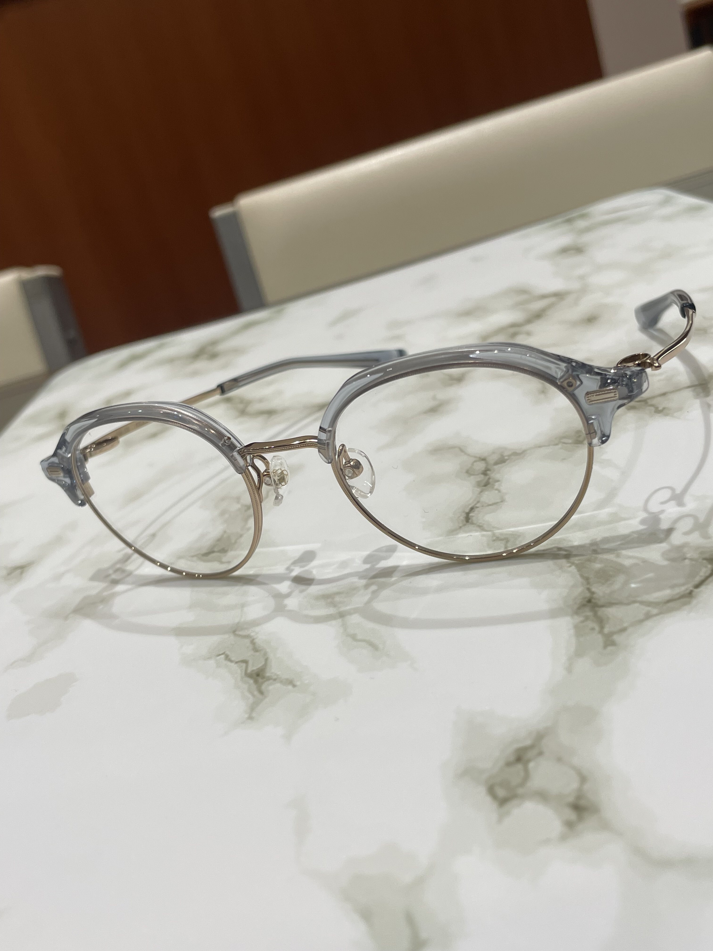 【999.9】レディース向けブロウフレーム入荷!