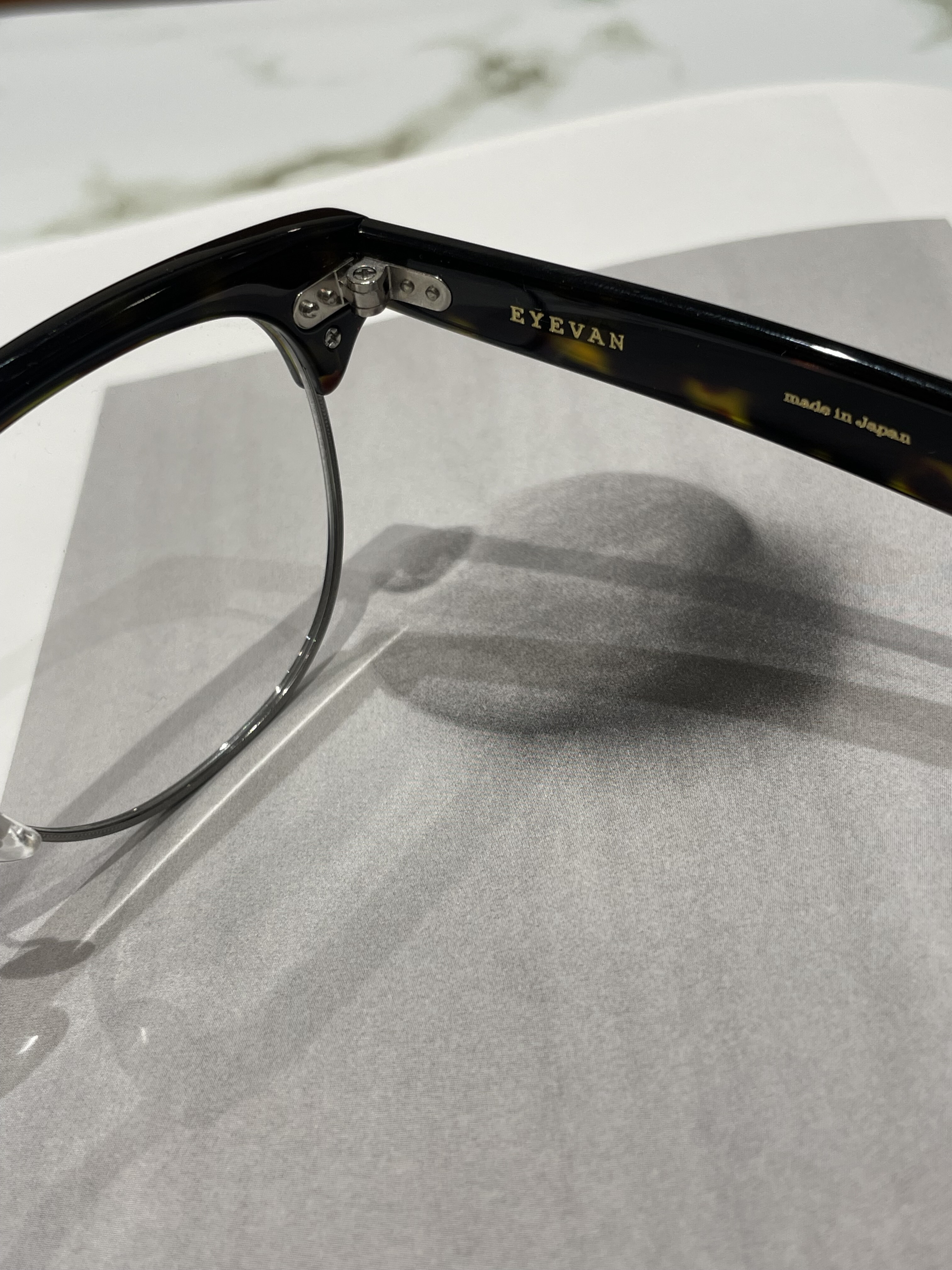 【EYEVAN】注目度の高いサーモントフレーム！