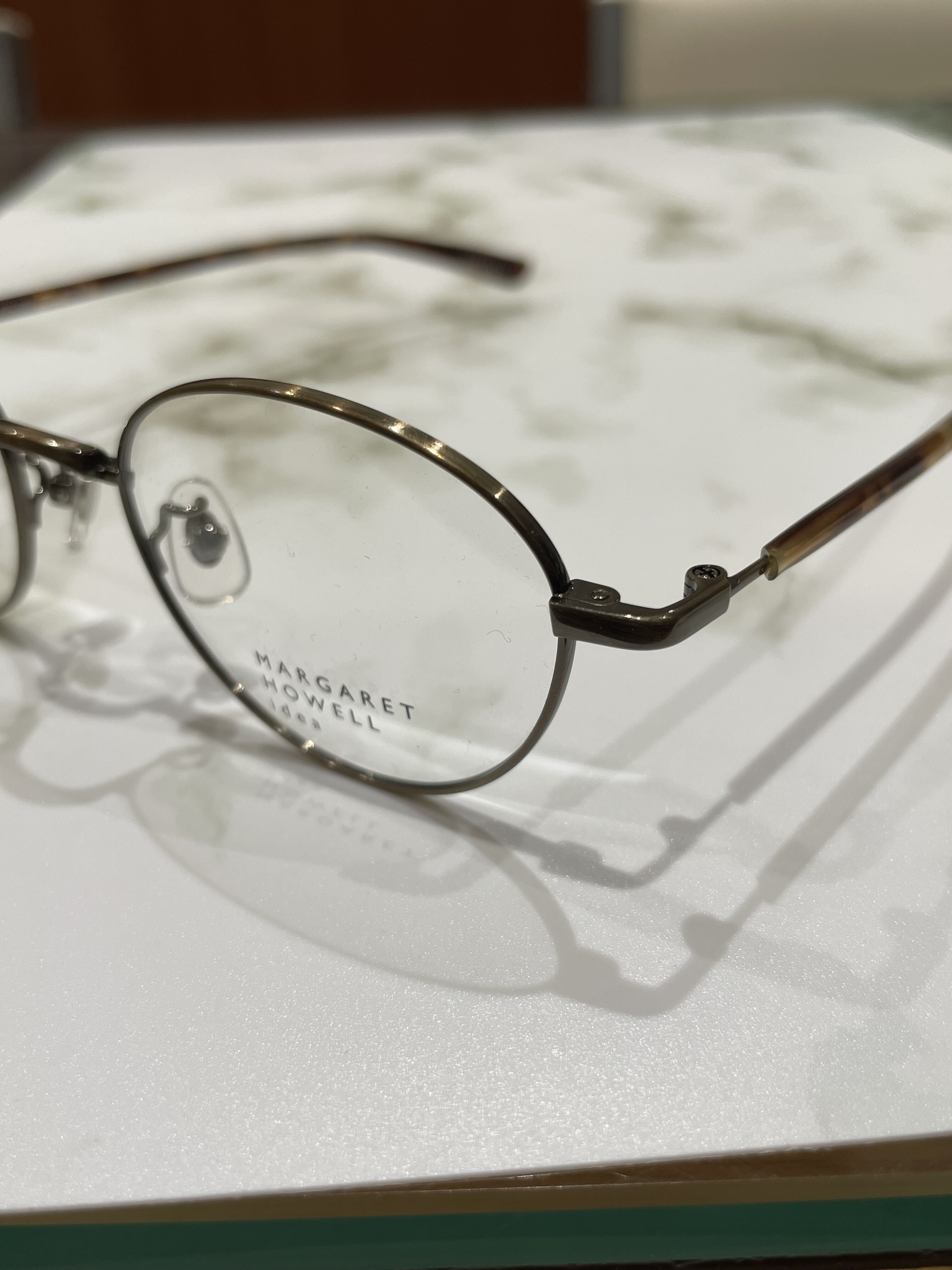 【MARGARET HOWELL】落ち着いた雰囲気のメタルフレーム!
