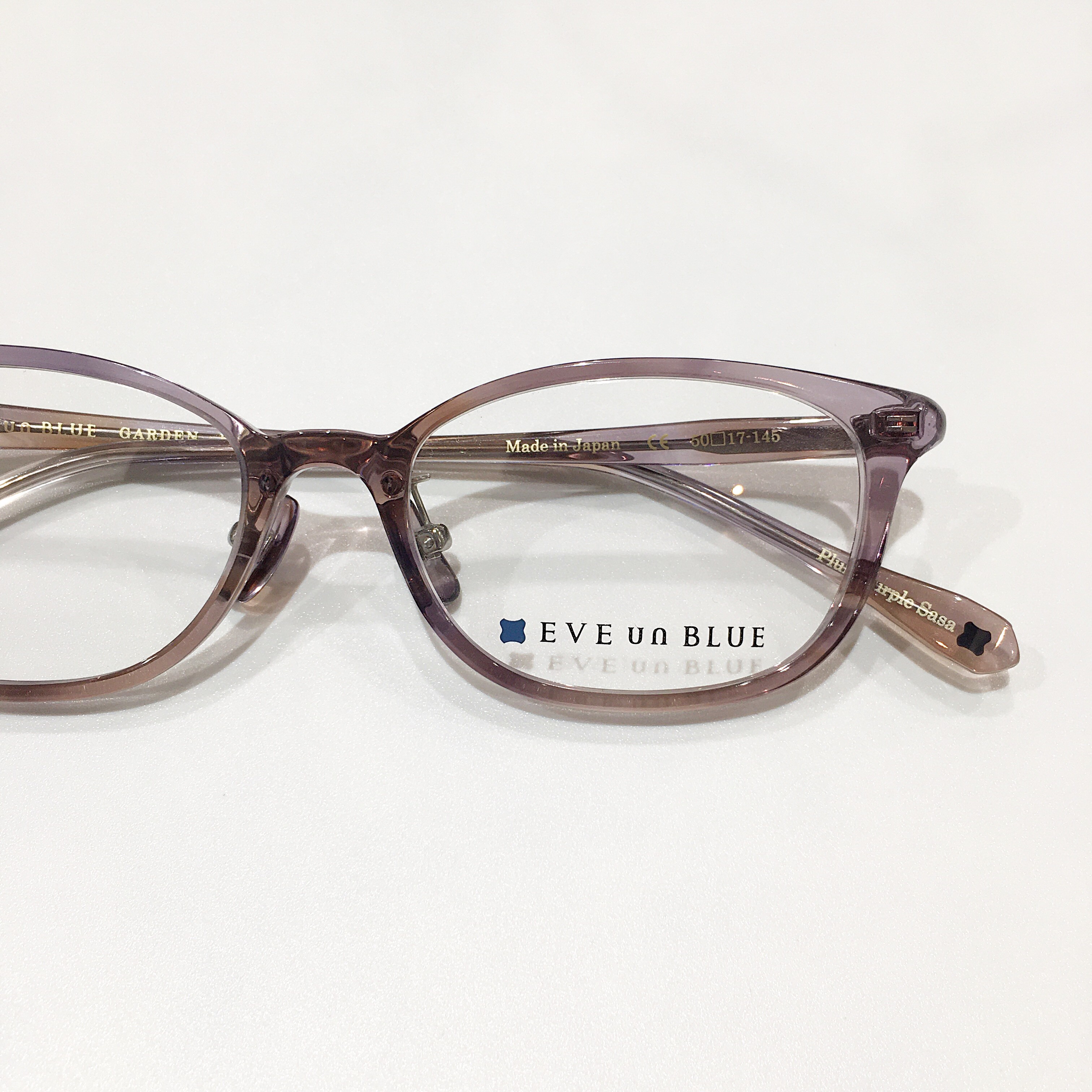 【EVE un BLUE】柔らかなカラーリングのメガネ♪
