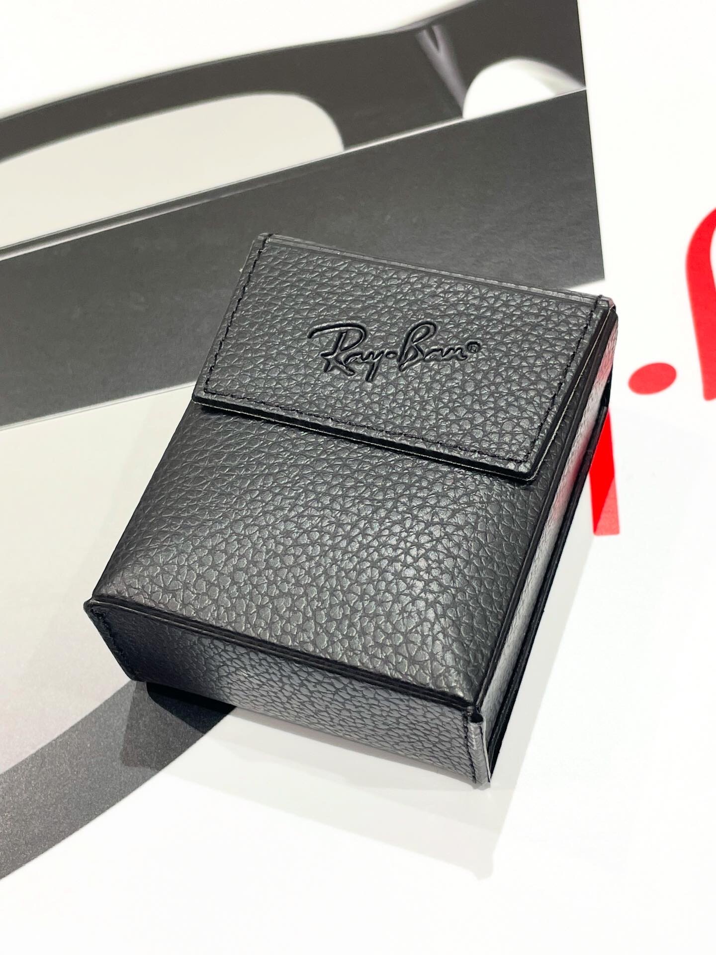【Ray-Ban】折り畳み式のWAYFARER!