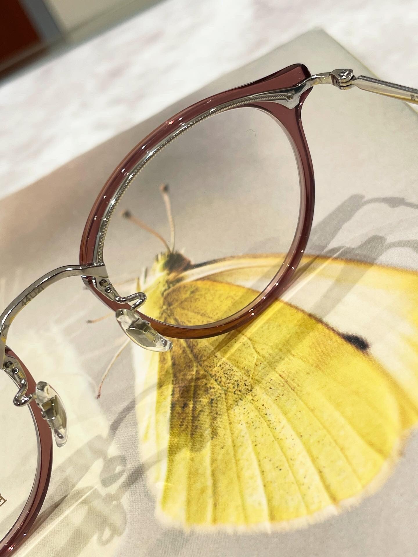 【EYEVAN】パステルカラーの可愛いコンビネーションフレーム！