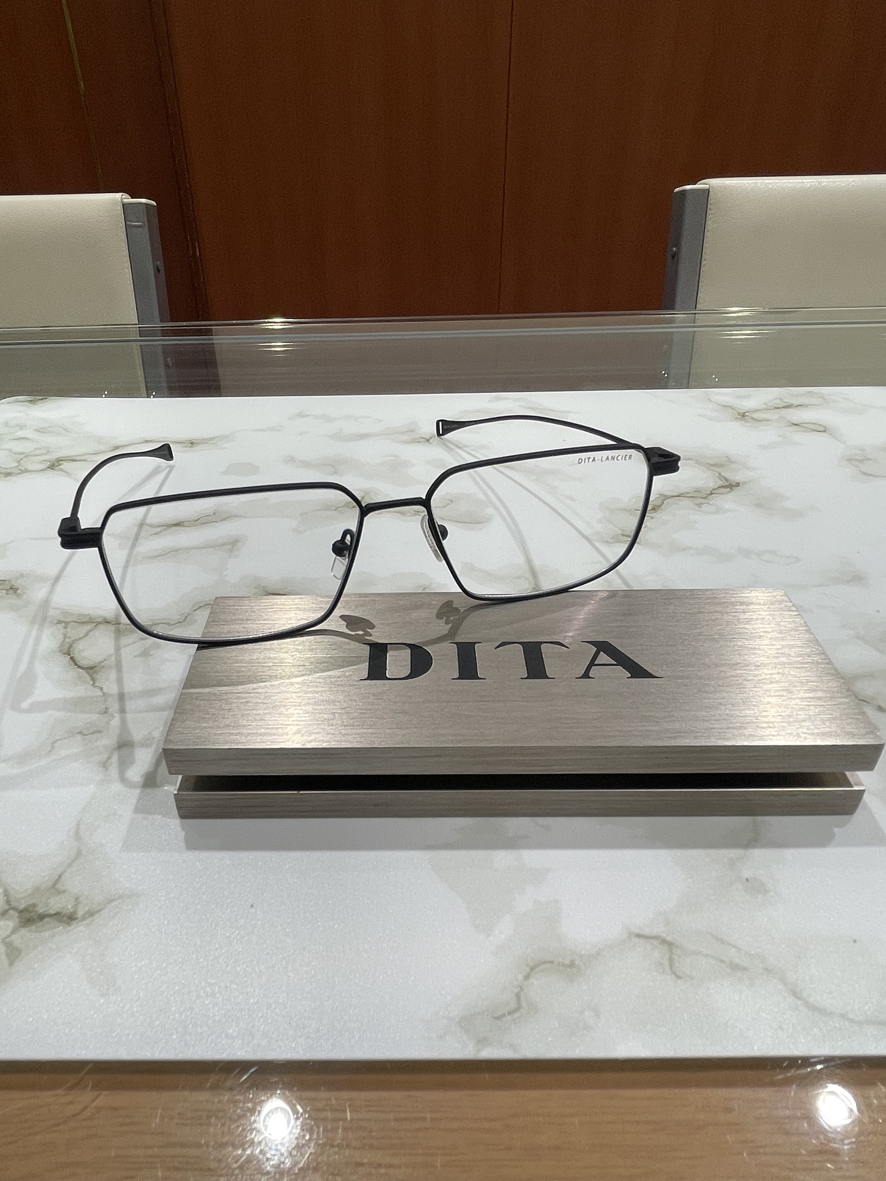 【DITA】個性派フレームのご紹介