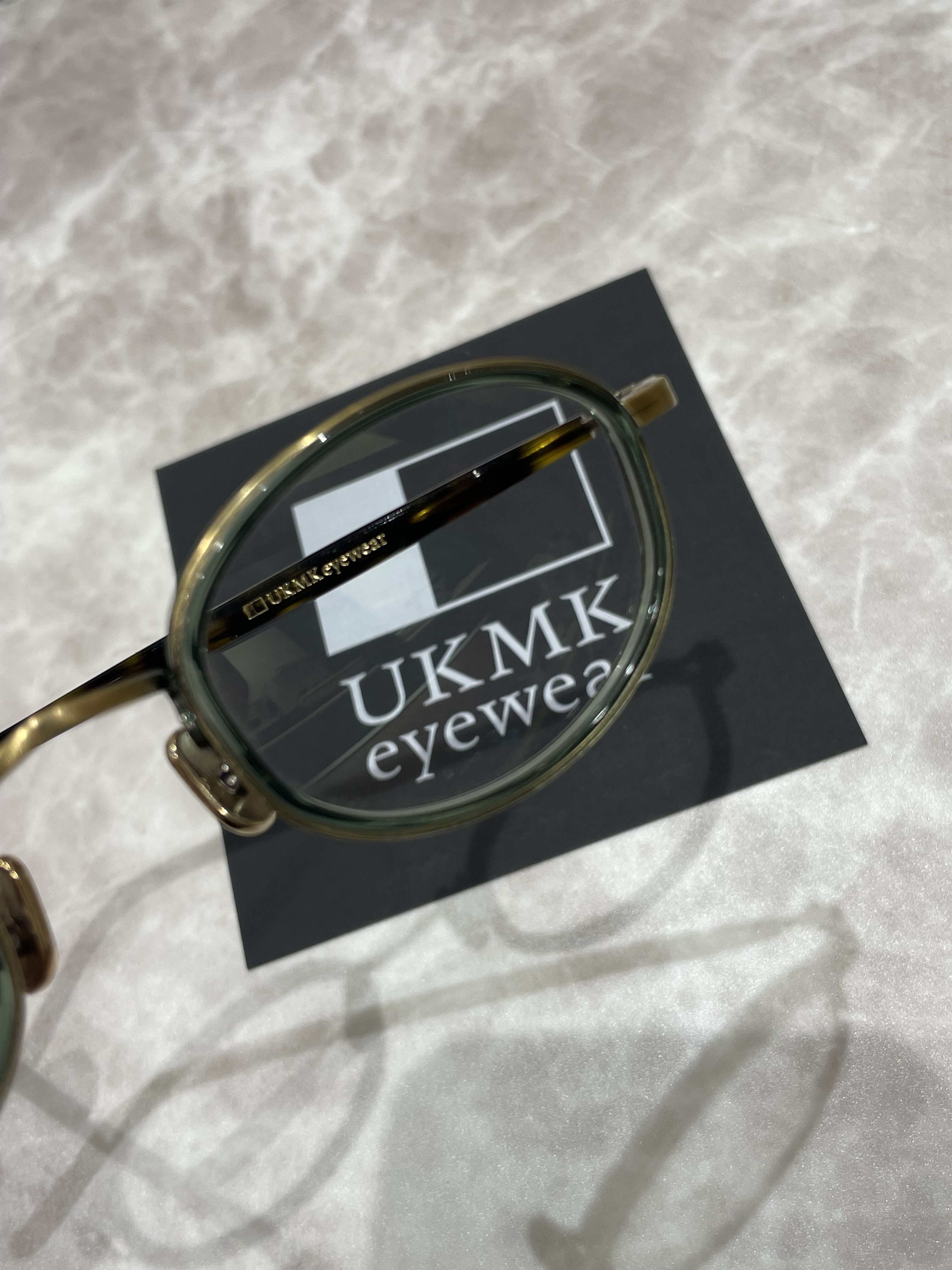 【UKMK eyewear】コントラストが美しいコンビフレーム！