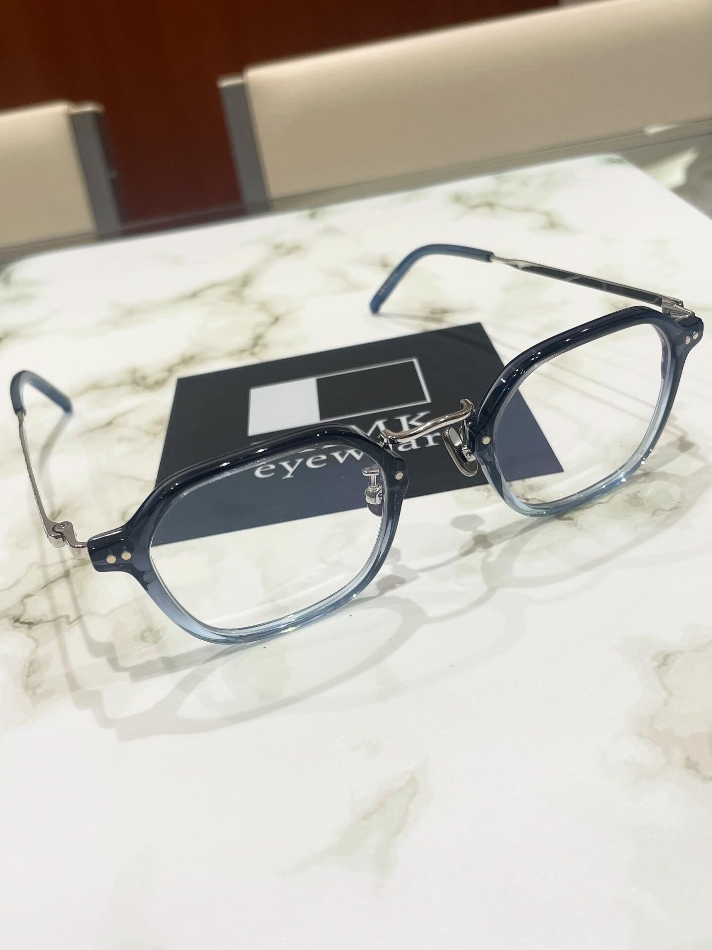 【UKMK eyewear】個性派ながらも掛けやすい一本!