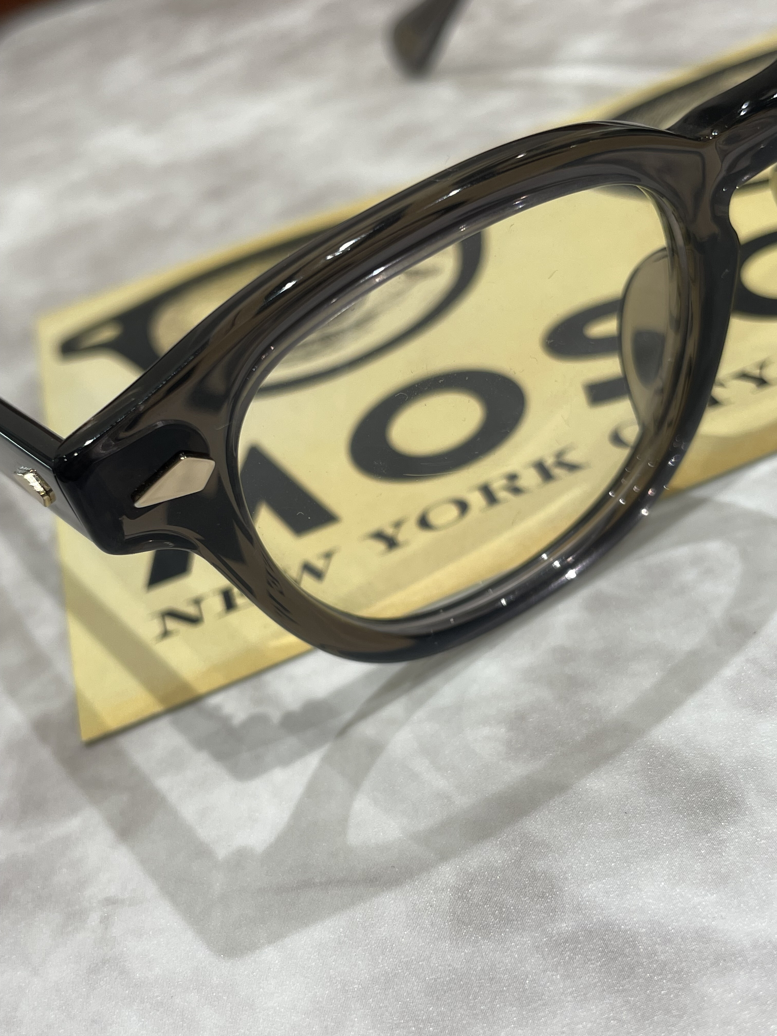 【MOSCOT】人気のクリアセルフレーム！