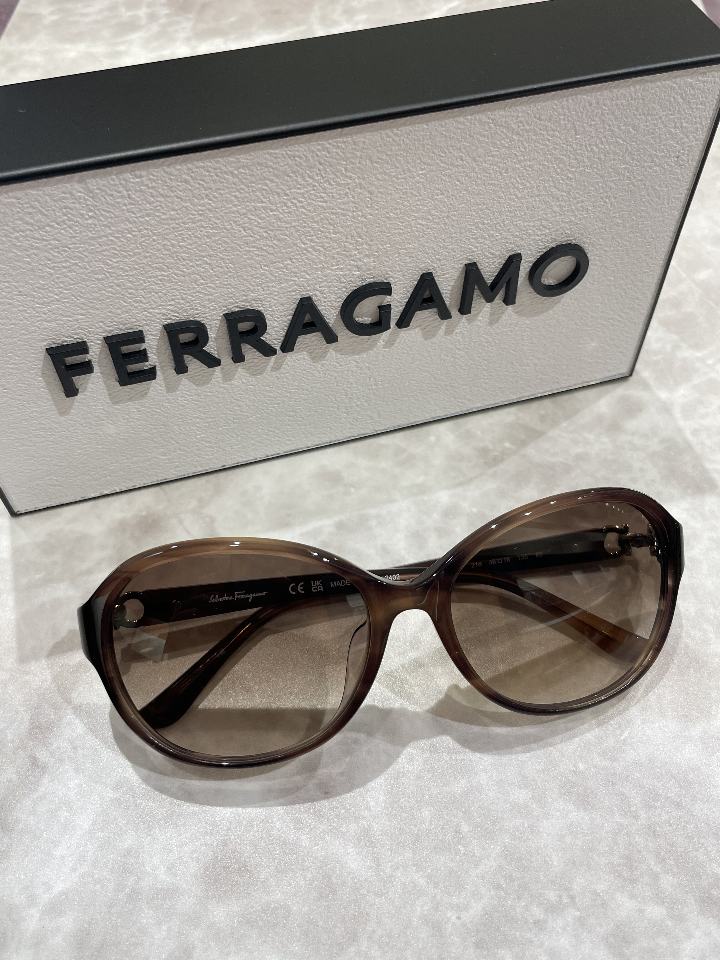 【FERRAGAMO】サングラスのご紹介です！