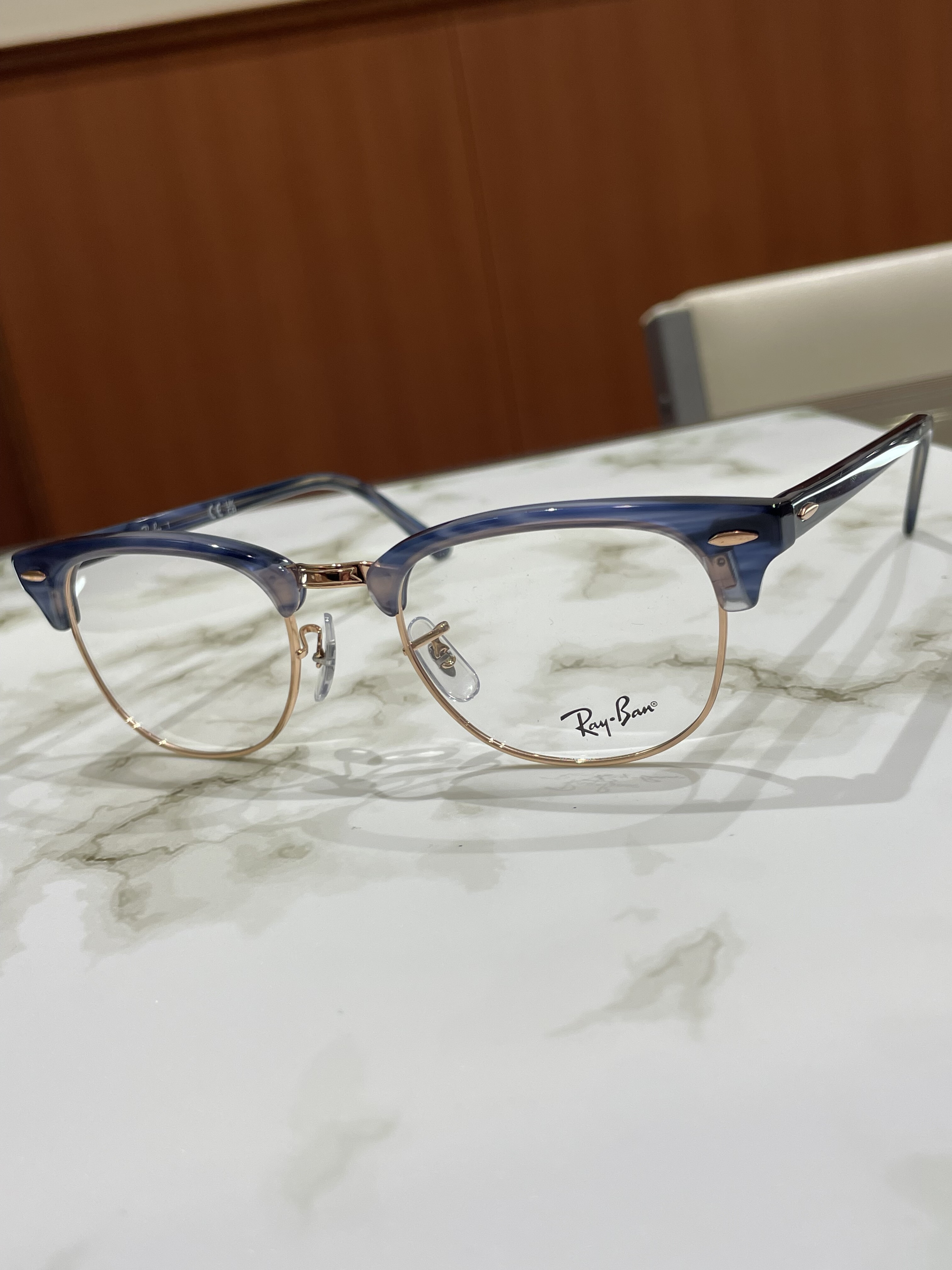 【Ray-Ban】お洒落な生地のサーモントフレーム入荷致しました！