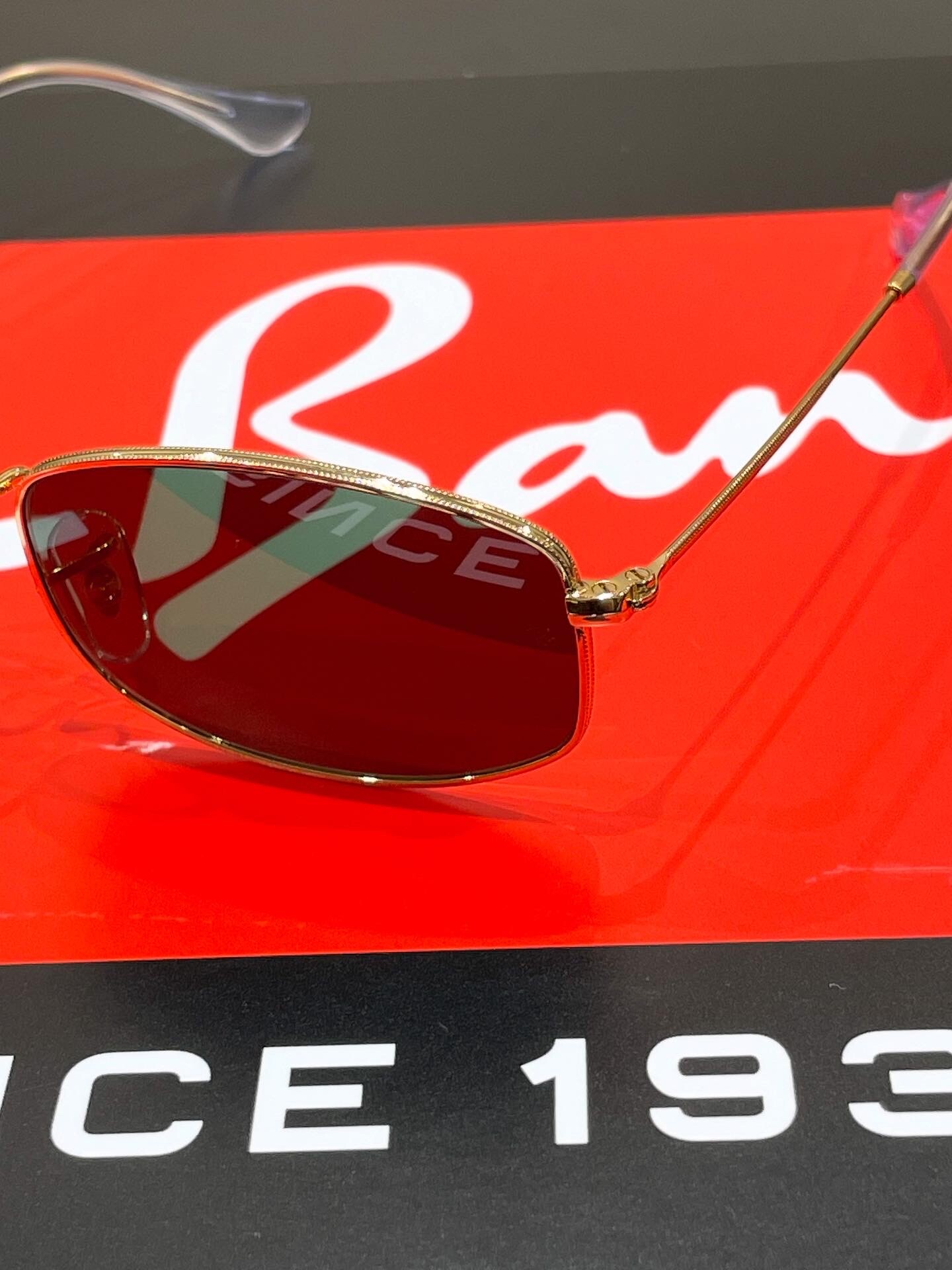 【Ray-Ban】バレルシェイプのメタルフレームサングラス!