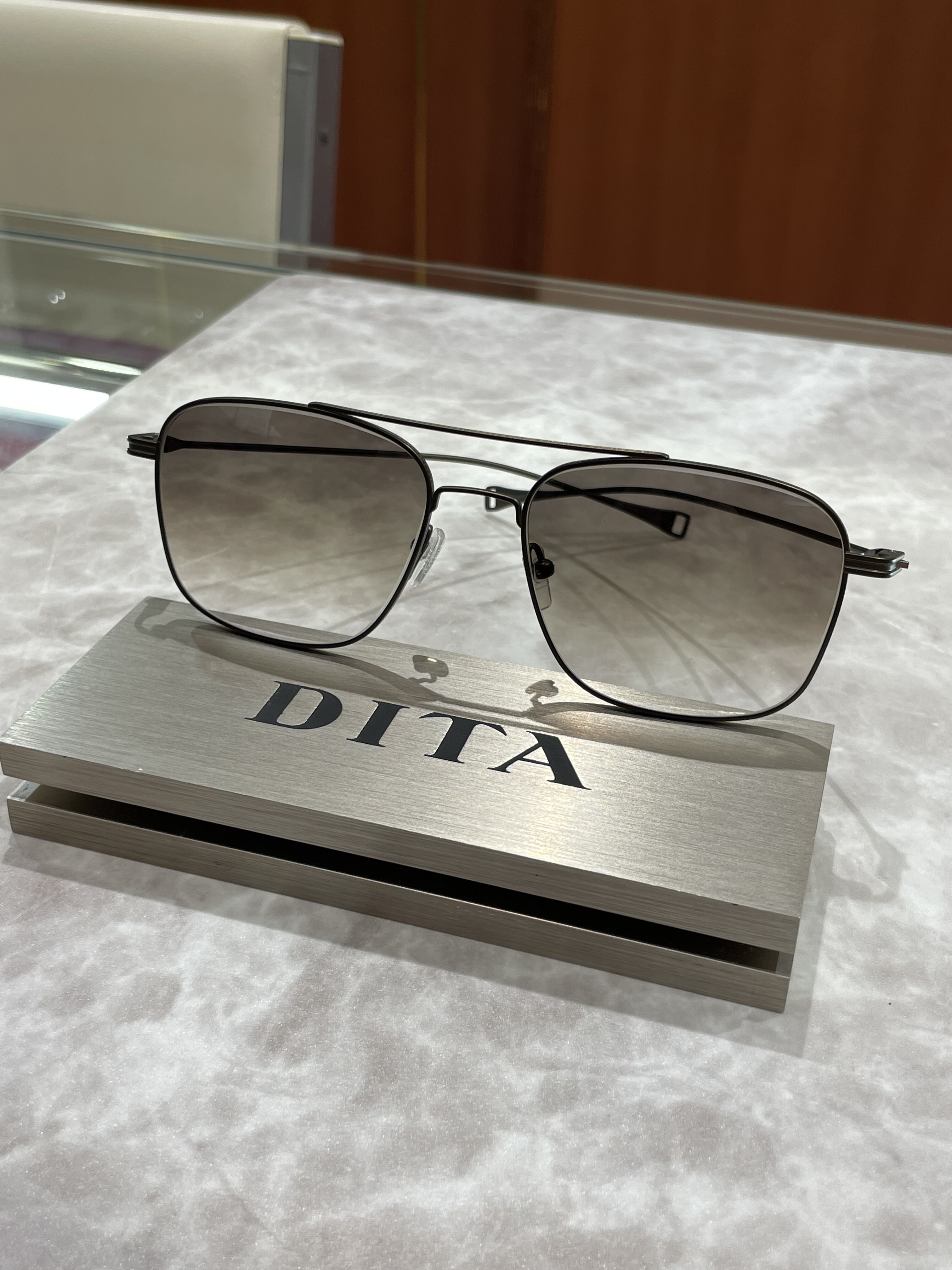 【DITA】ダブルブリッジ仕様のメタルフレーム！