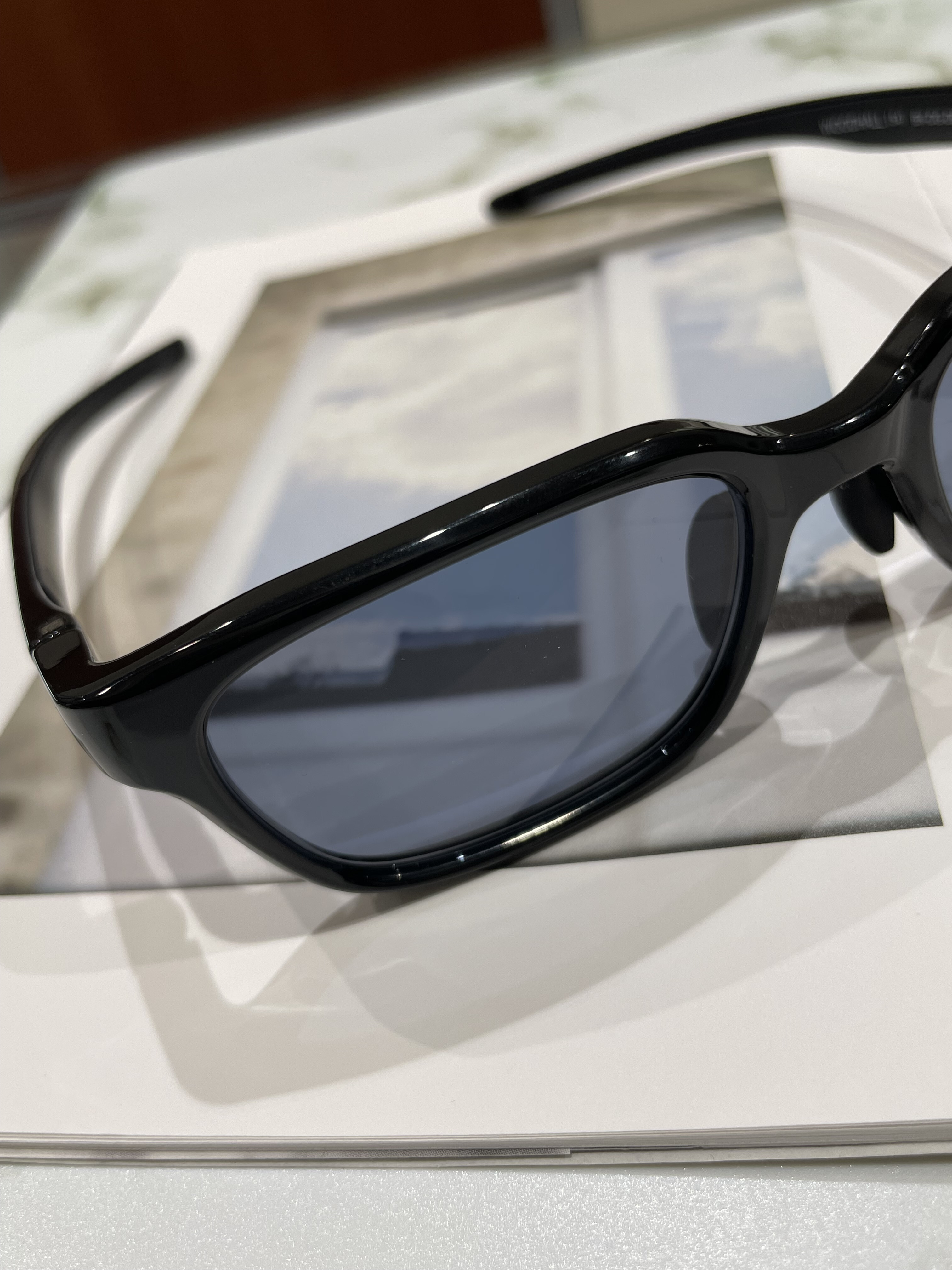 【Eyevol】スクエアシェイプの使いやすいサングラス！