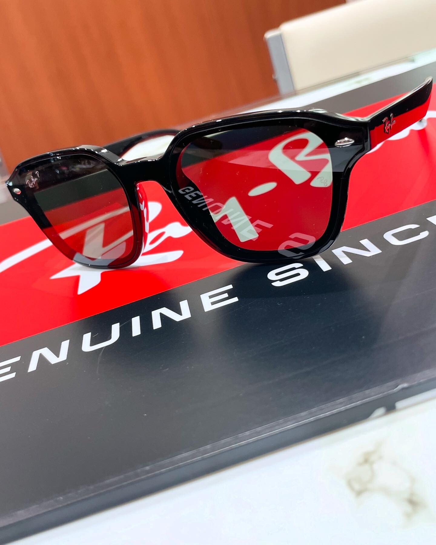 【Ray-Ban】個性派サングラスの入荷です!