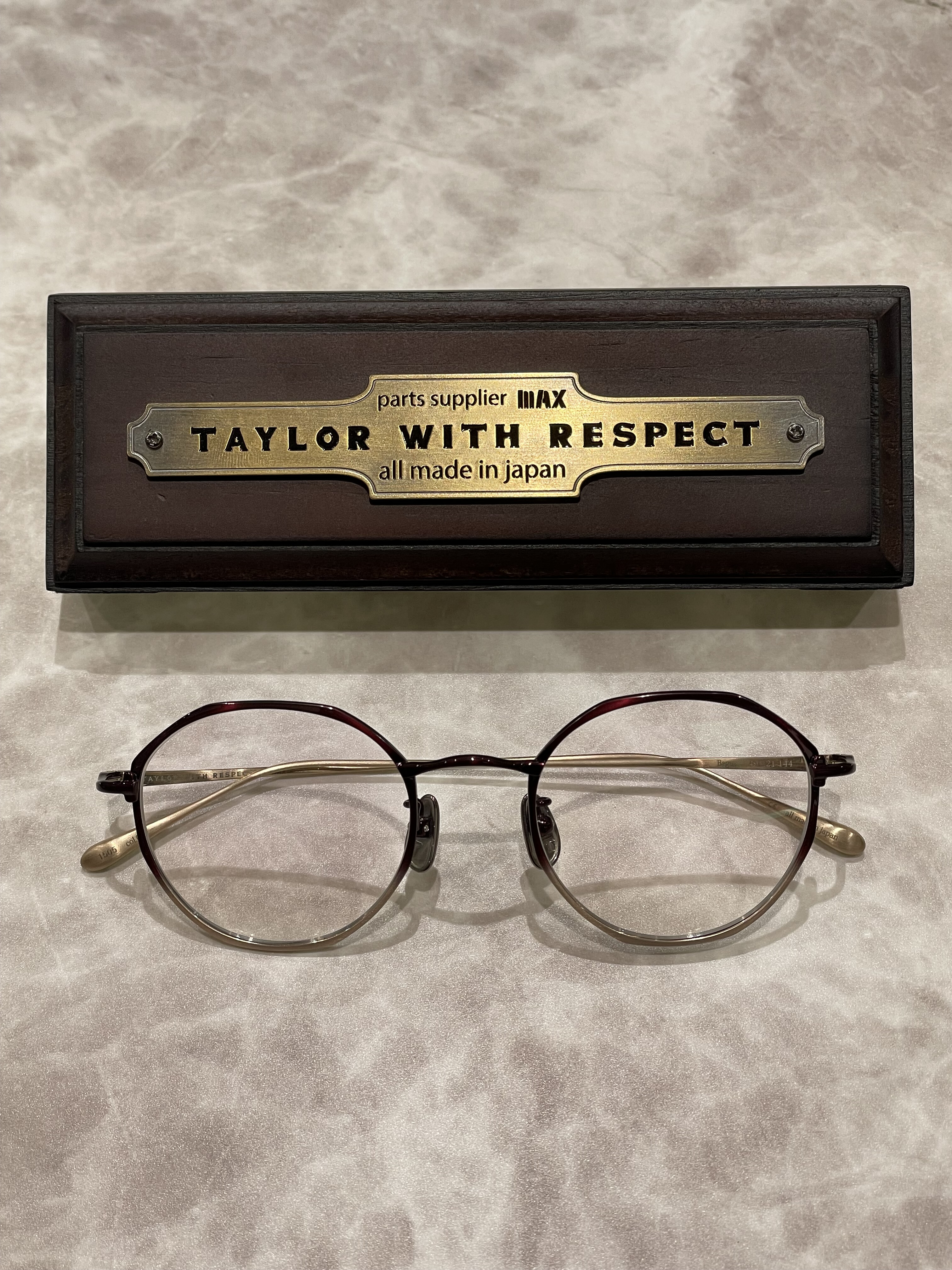 【TAYLOR WITH RESPECT】カジュアルな多角形フレーム!