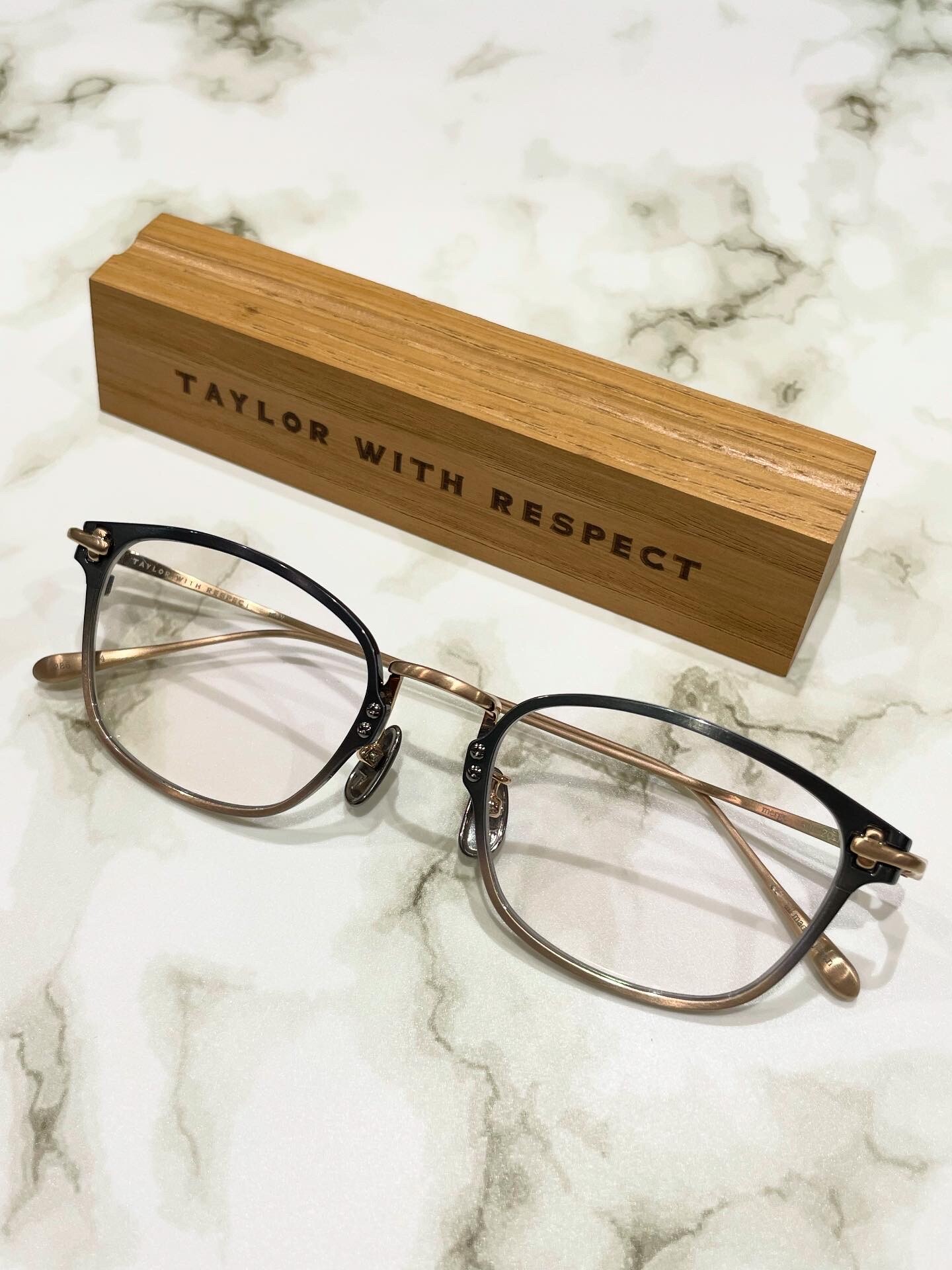 【TAYLOR WITH RESPECT】仕立ての良いメタルフレーム!