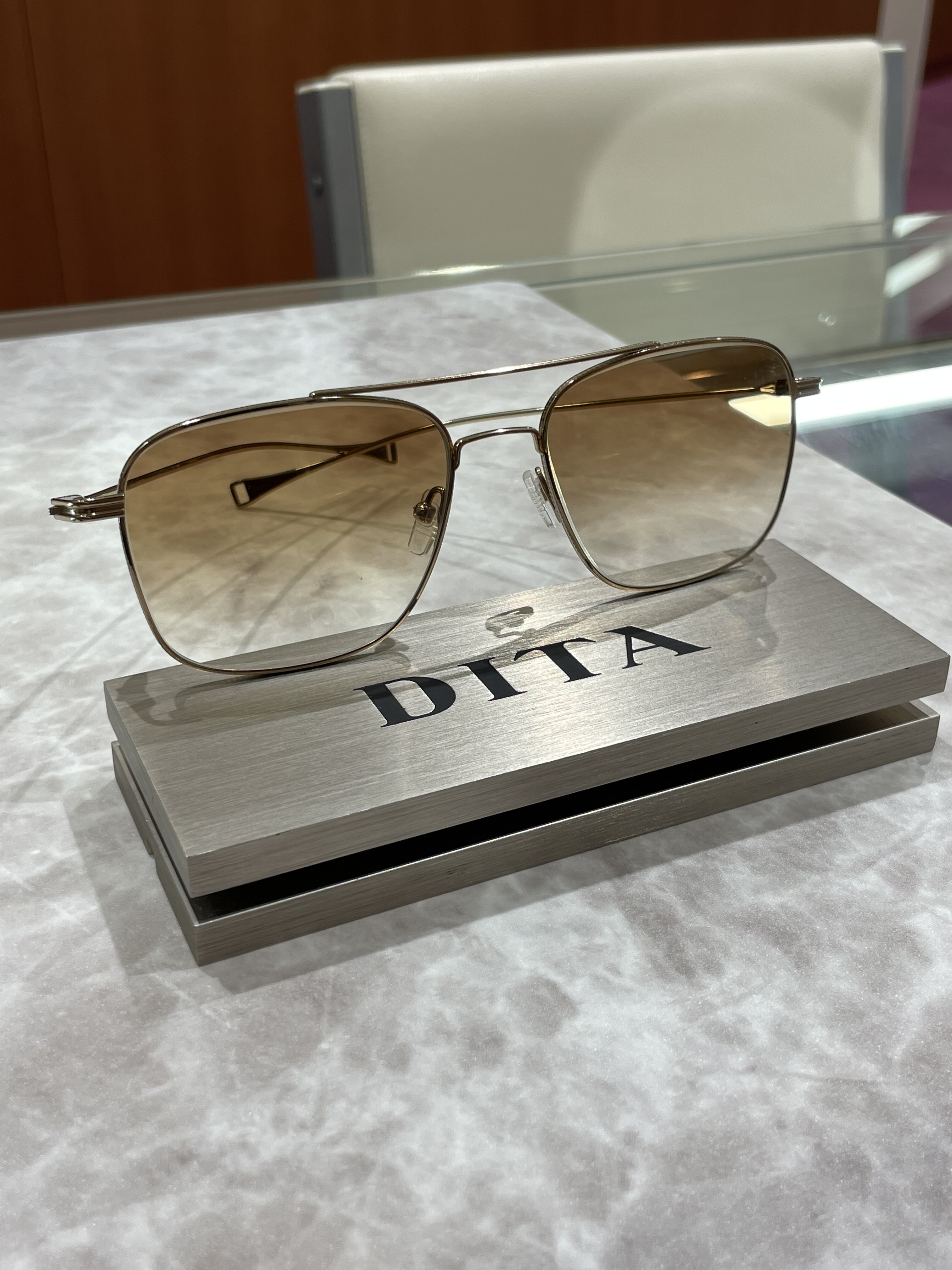 【DITA】ダブルブリッジ仕様のメタルフレーム！