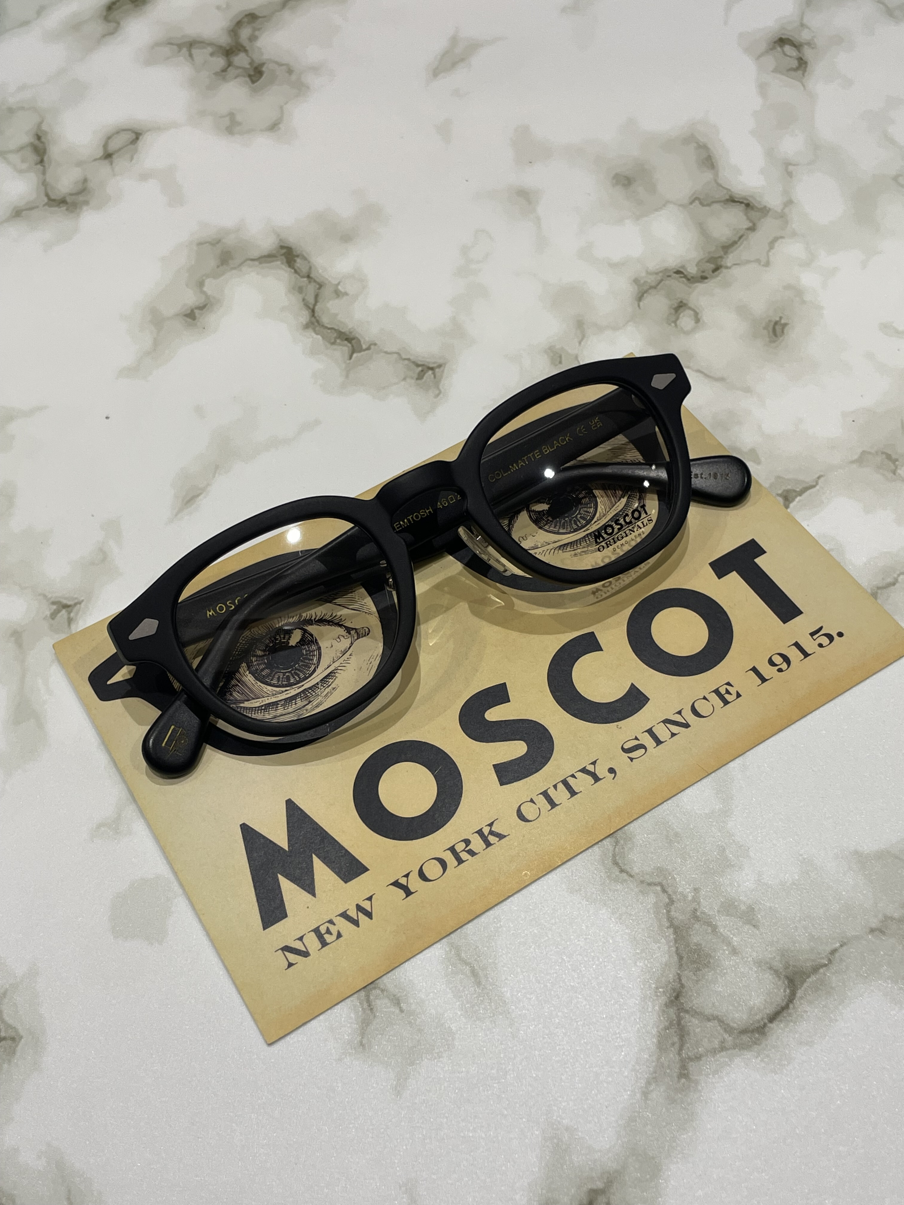 【MOSCOT】人気の肉厚セルフレーム!
