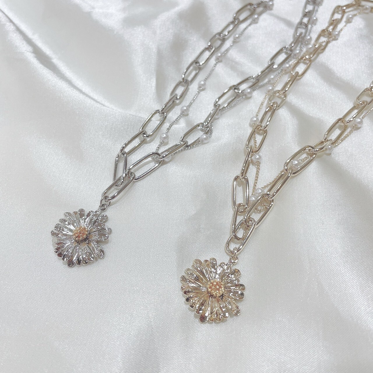 layered flower metal necklace🌼✨