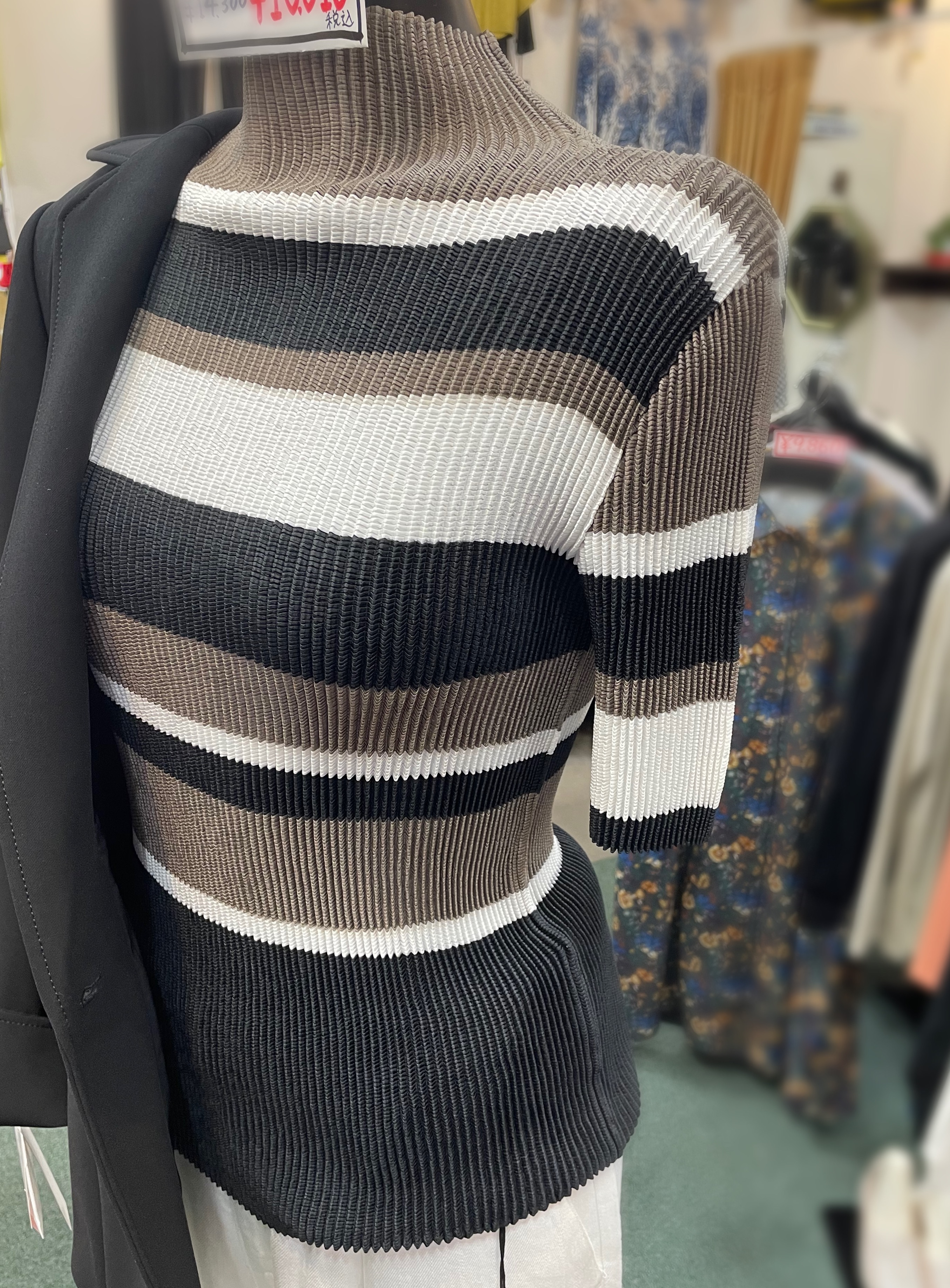 きちんと感と抜け感を両立した大人コーデ🌼