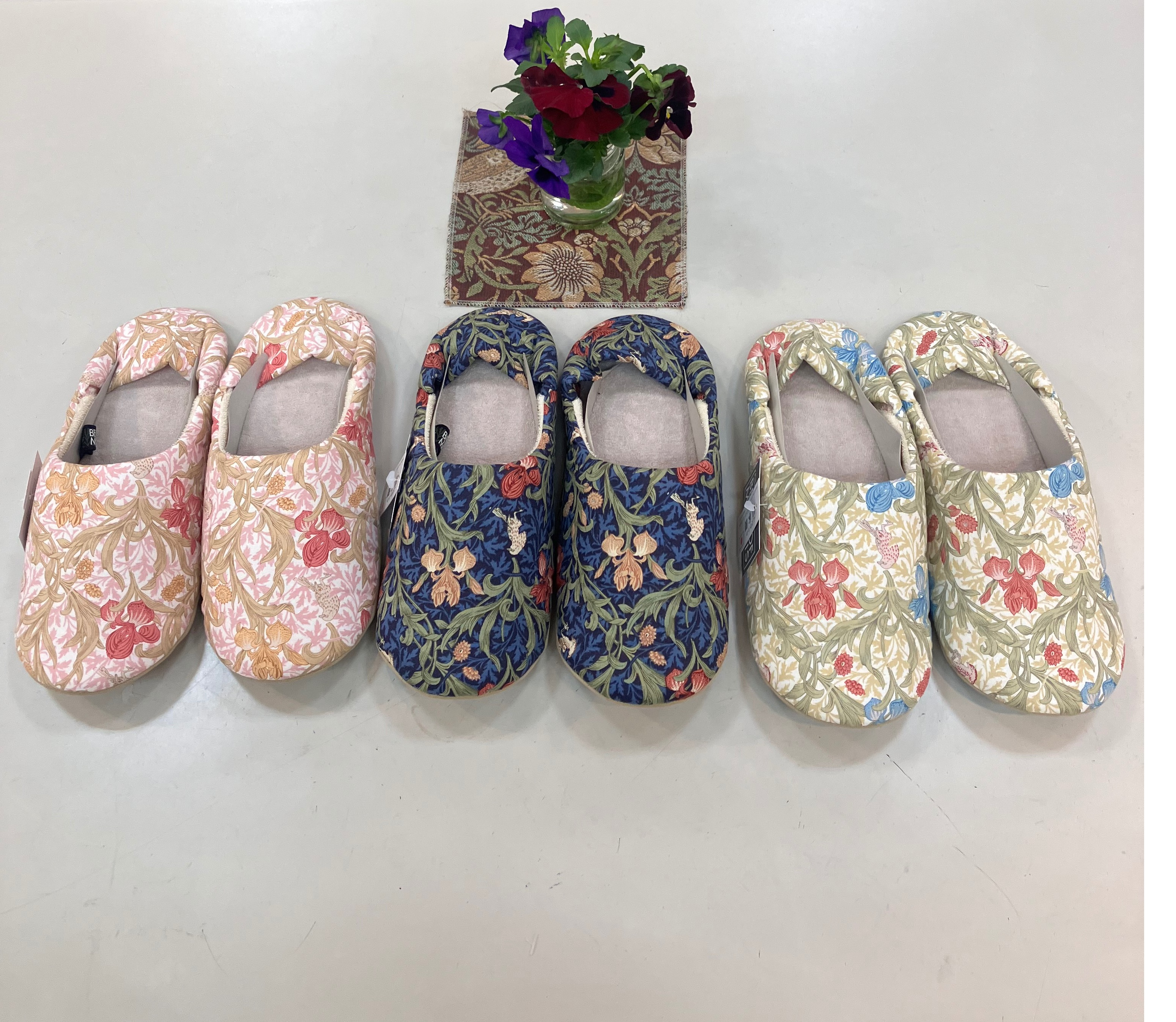 春夏ものスリッパが続々入荷‼️