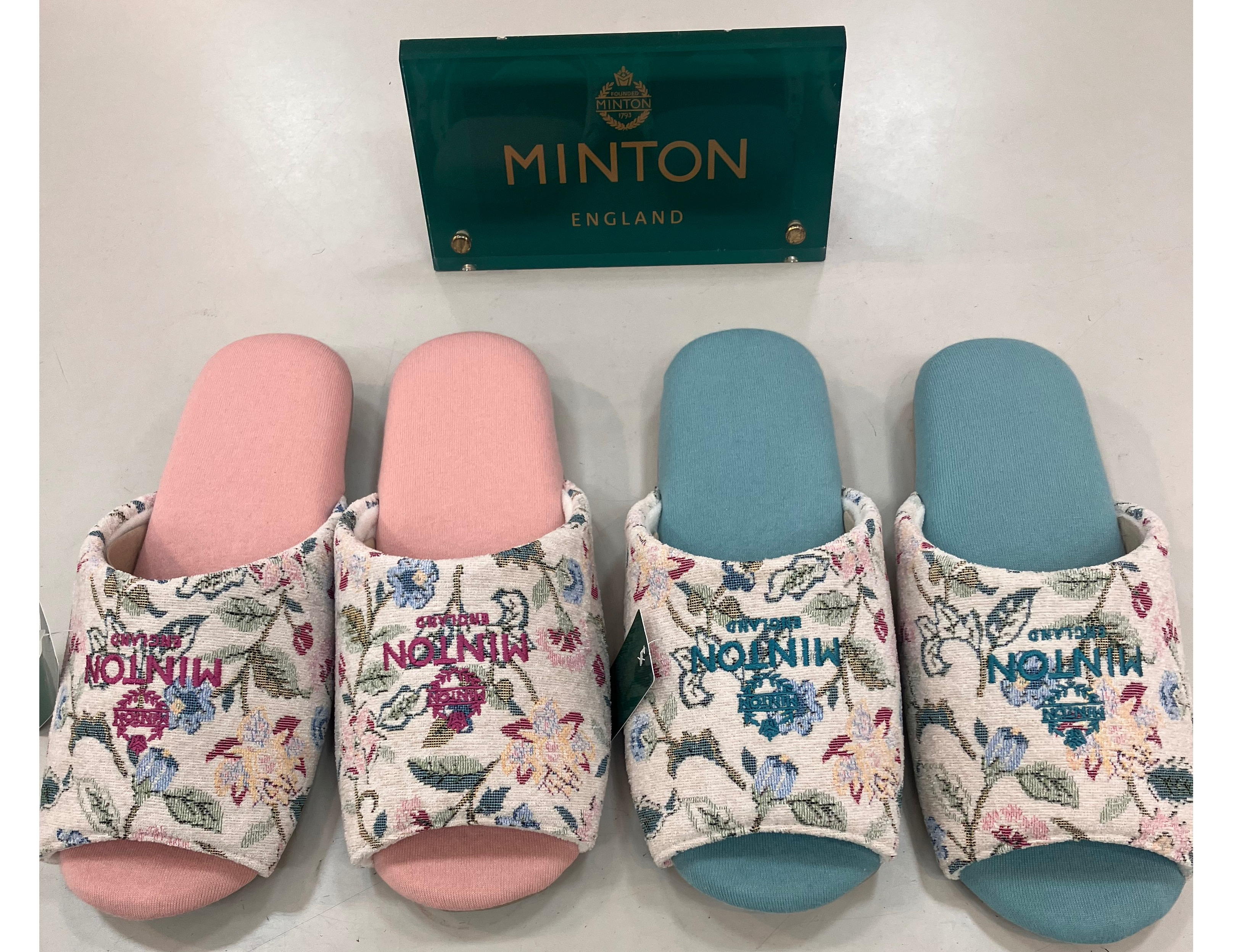 春夏ものスリッパが続々入荷‼️