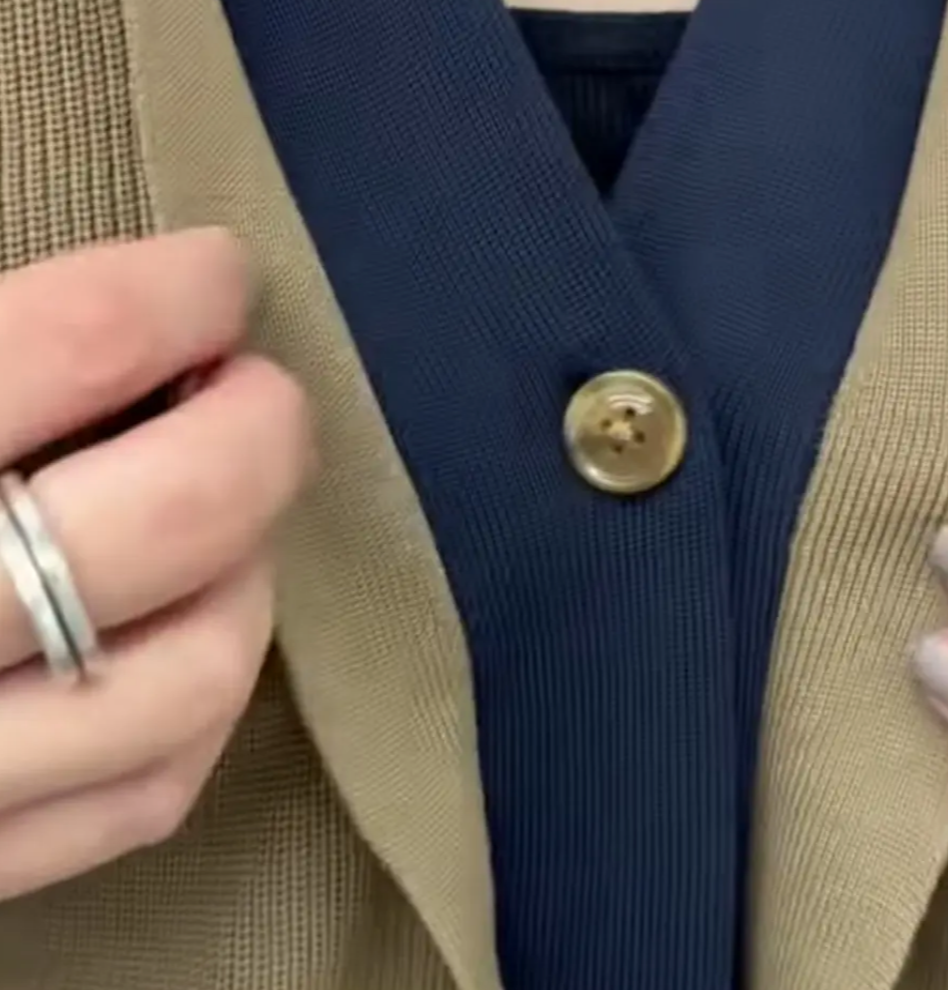 ☆ピリっと配色が映えるカーディガン！☆