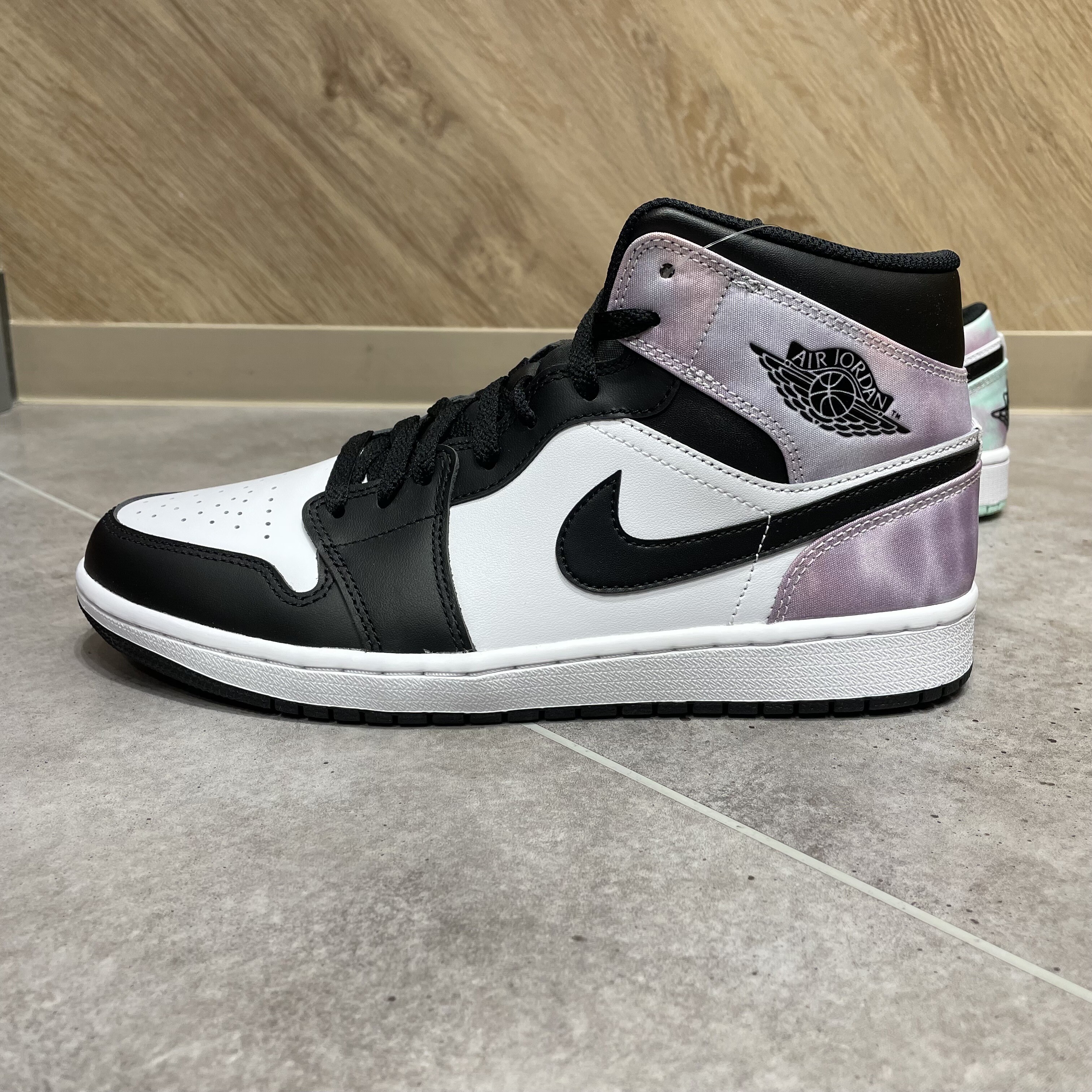 【NIKE AIR JORDAN 1 LOW / MID SE】
