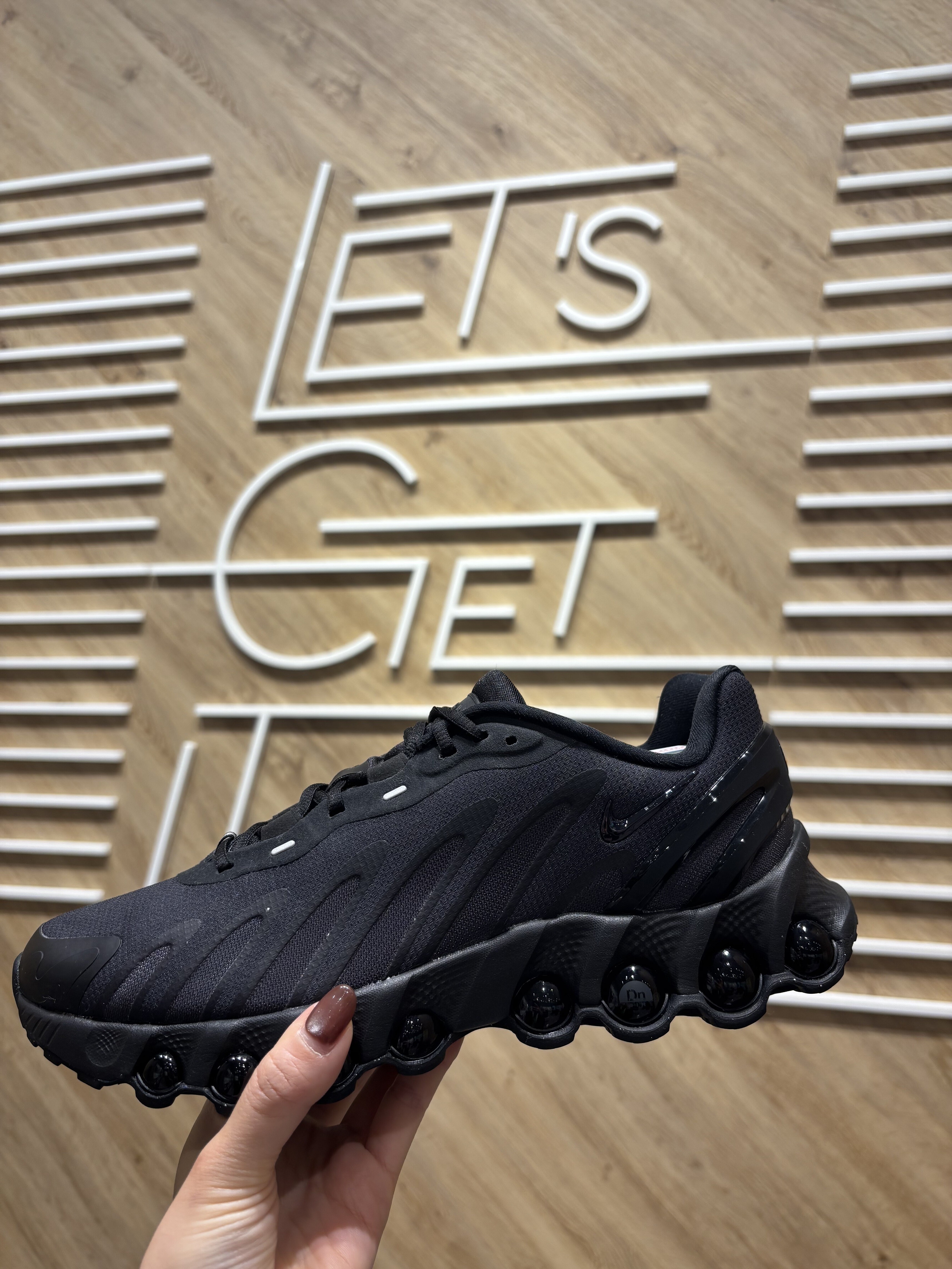 【AIRMAX DN8】【NEW!!!】