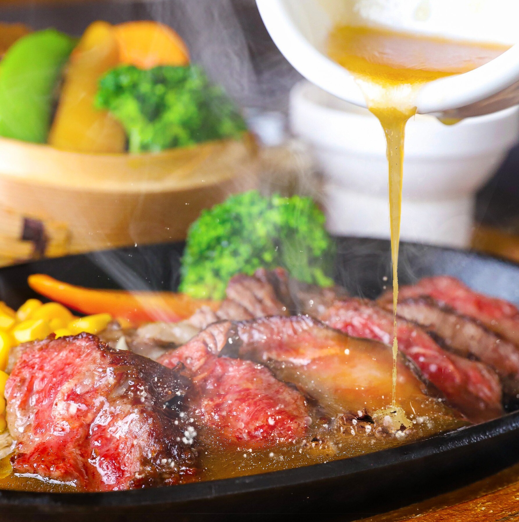 【季節限定】やわらか牛ハラミステーキ＆牡蠣フライ　コンボプレート