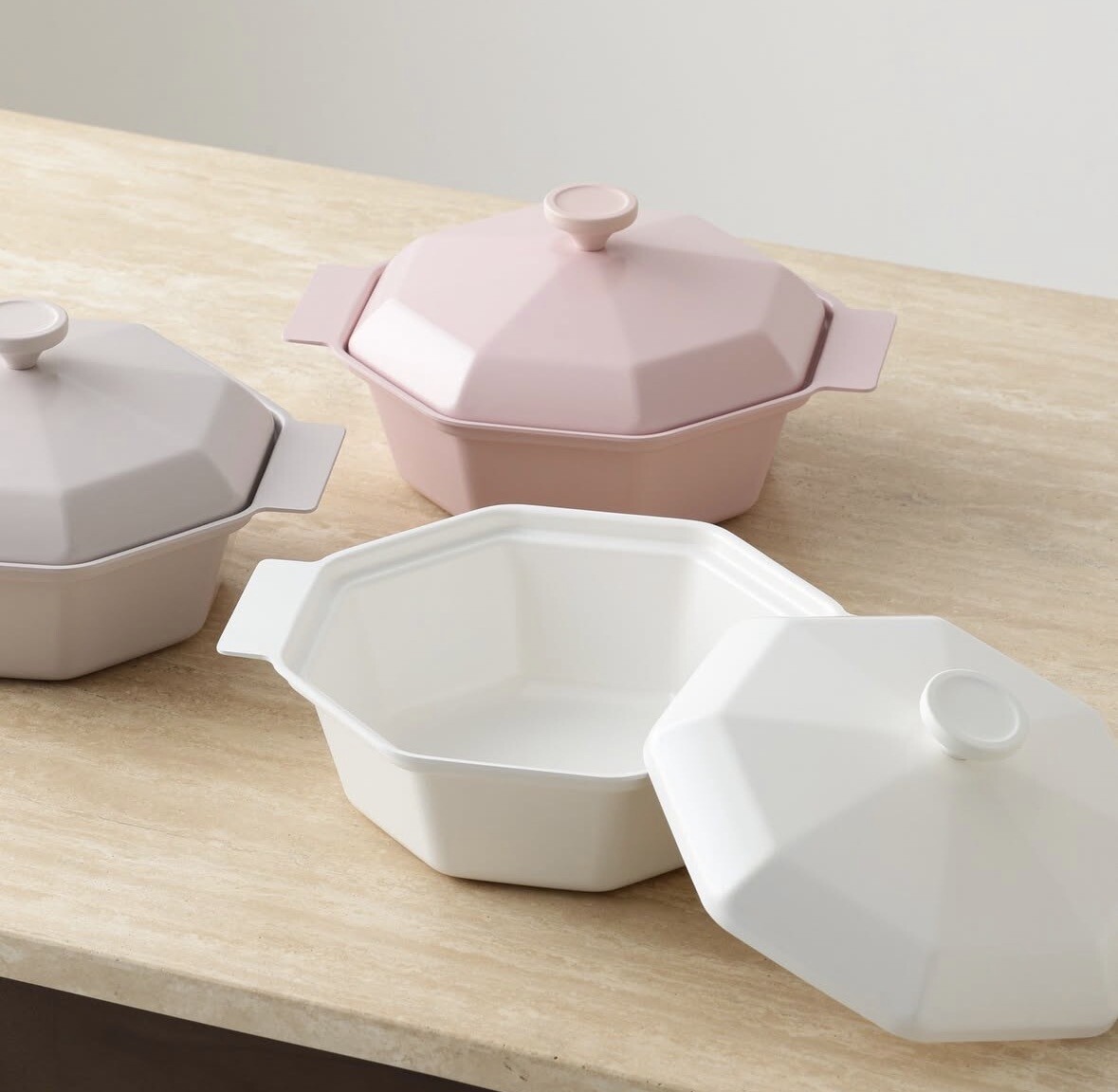 【New!】華やかに温かい鍋料理を🍲