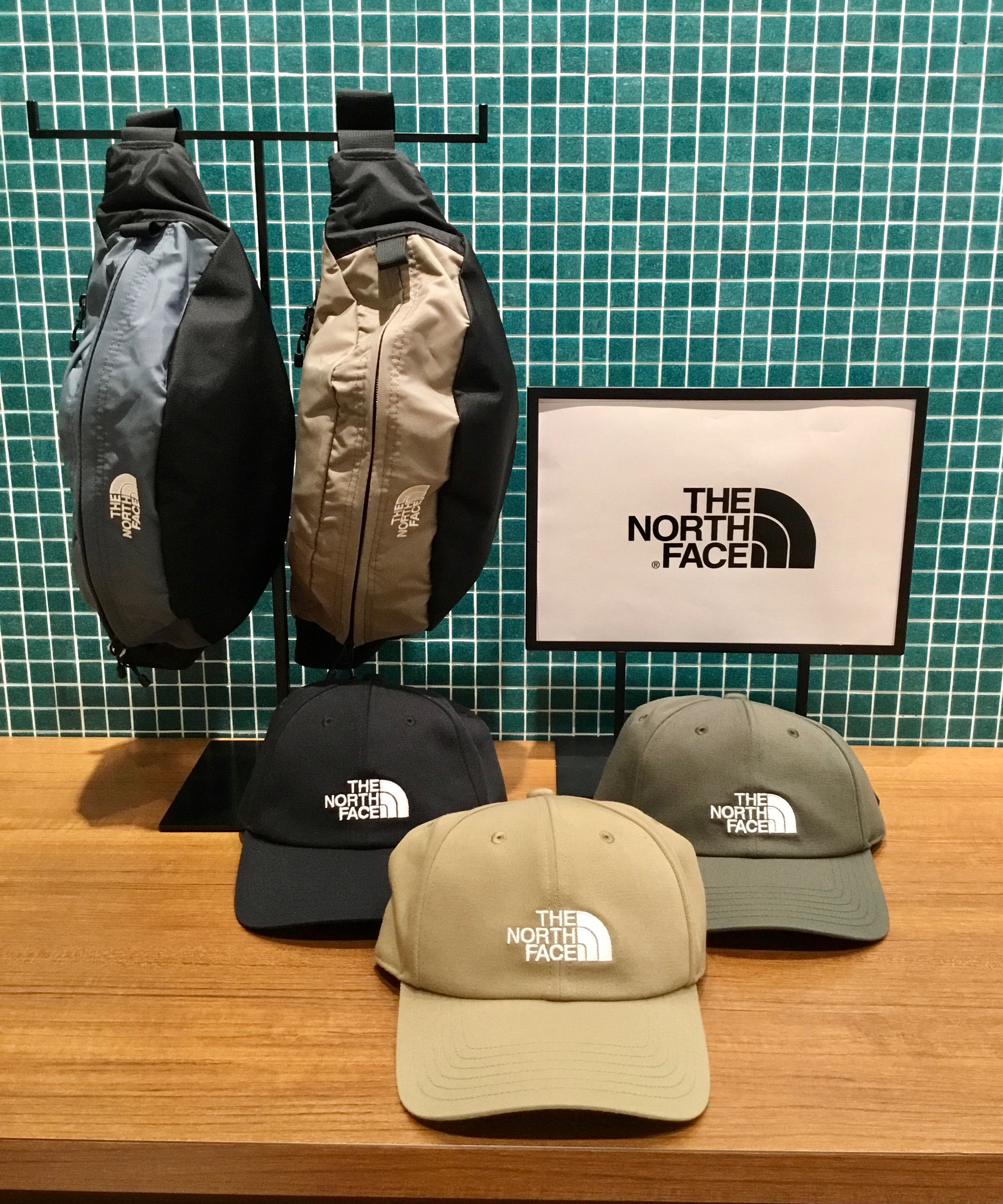 THE NORTH FACE