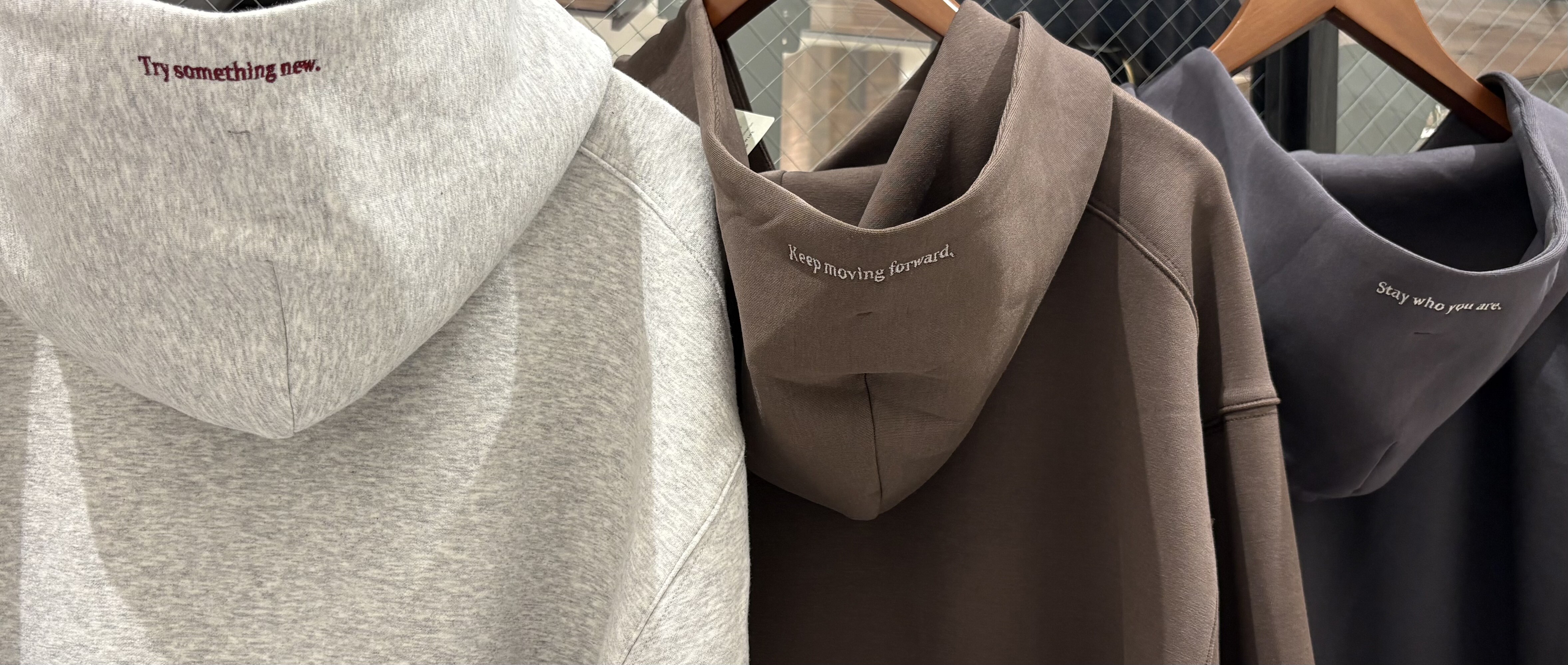 リバーシブルのカーディガン入荷しています!!