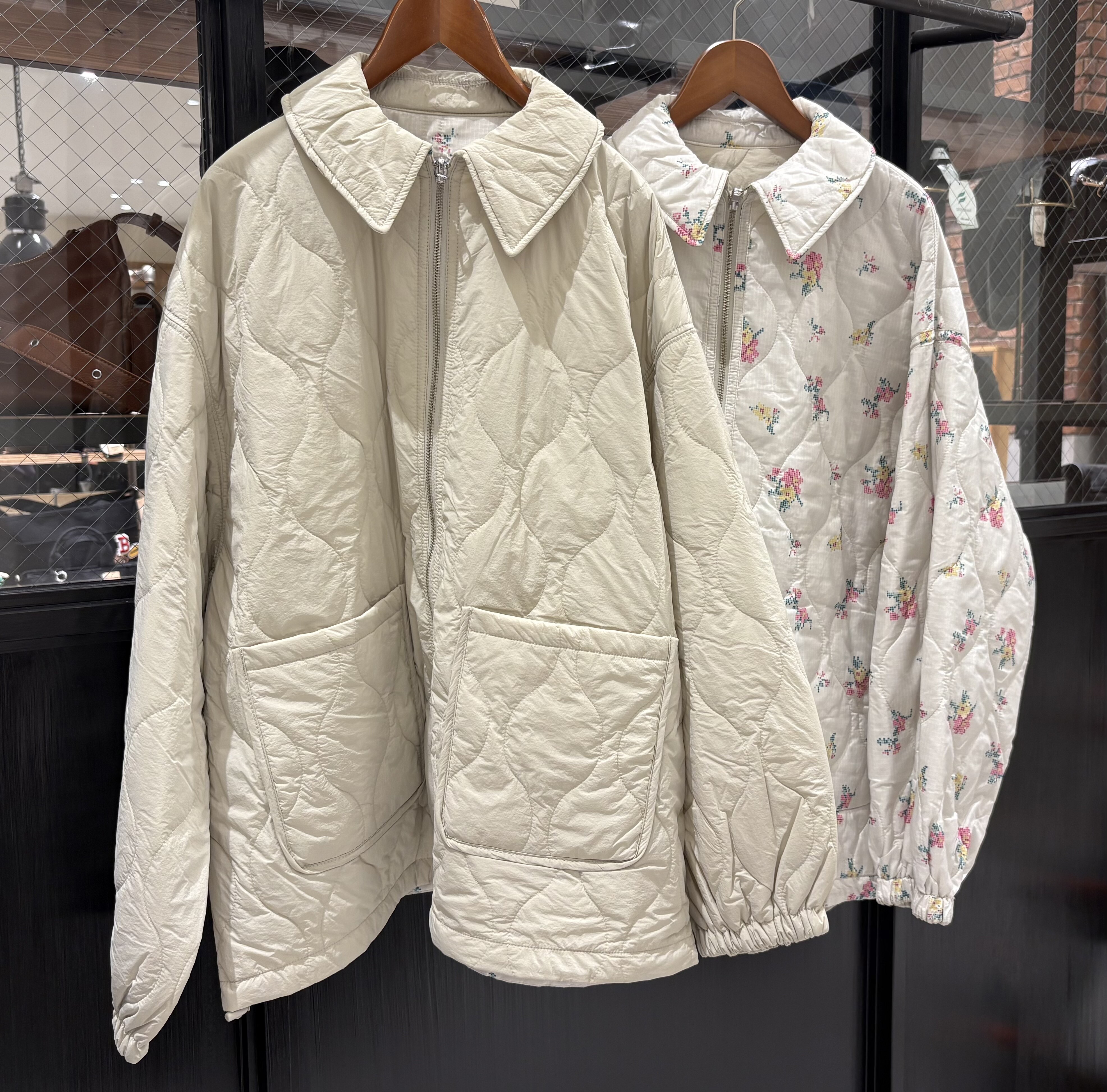 リバーシブルのジャケット入荷しています!