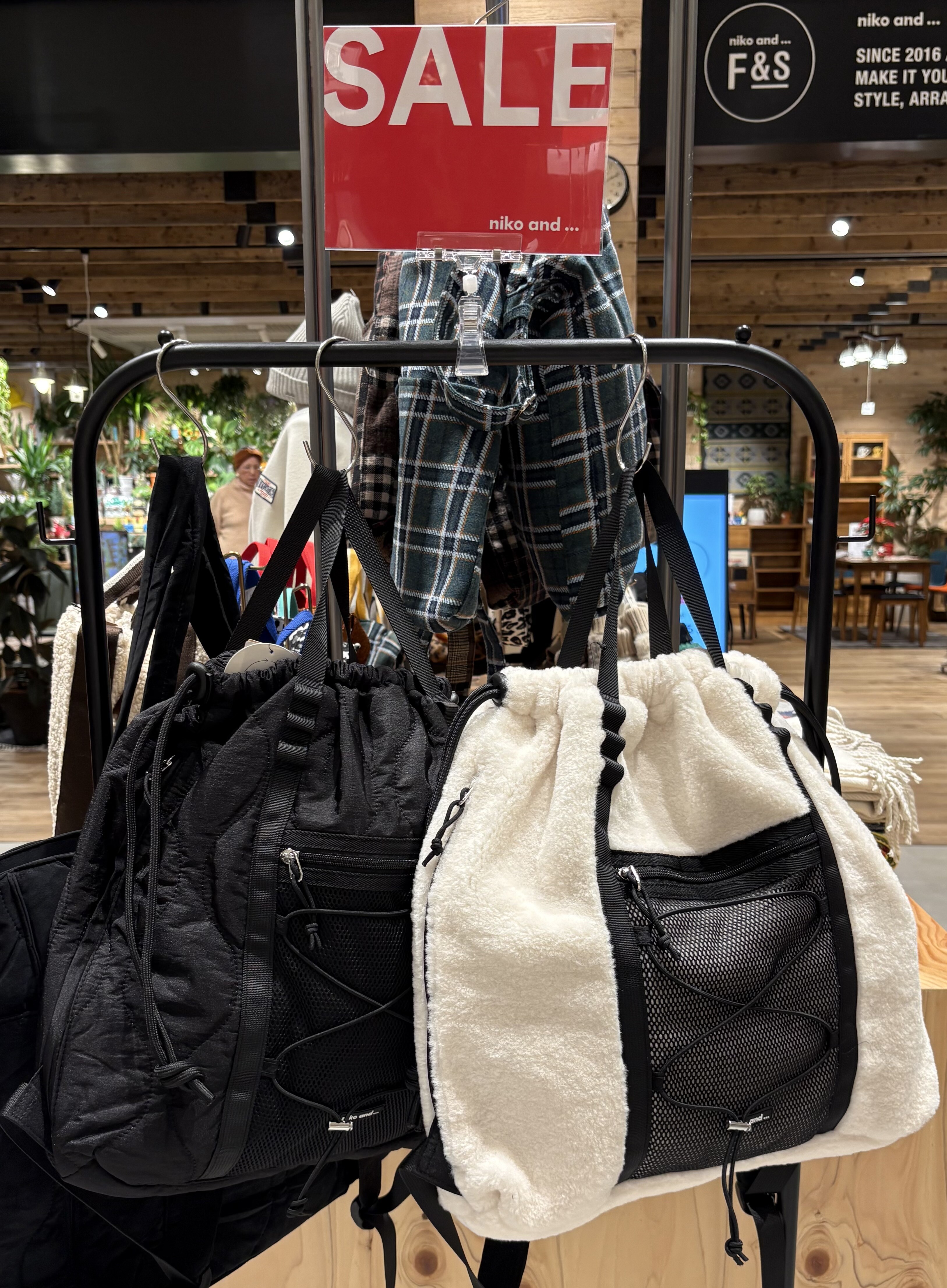 グッズセール開催しております！！